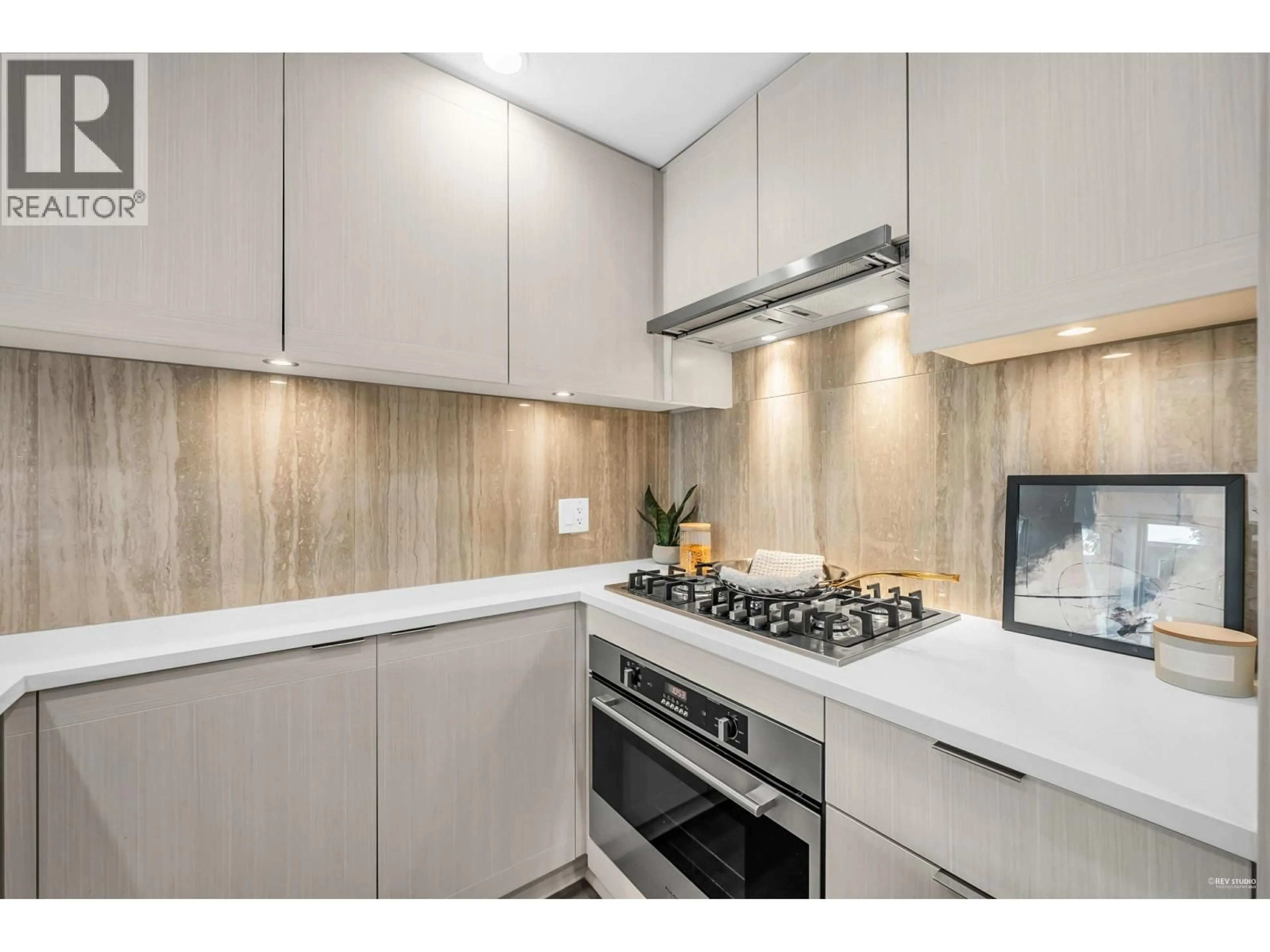 Standard kitchen, unknown for 6785 MARLBOROUGH AVENUE, Burnaby British Columbia V5J0J3