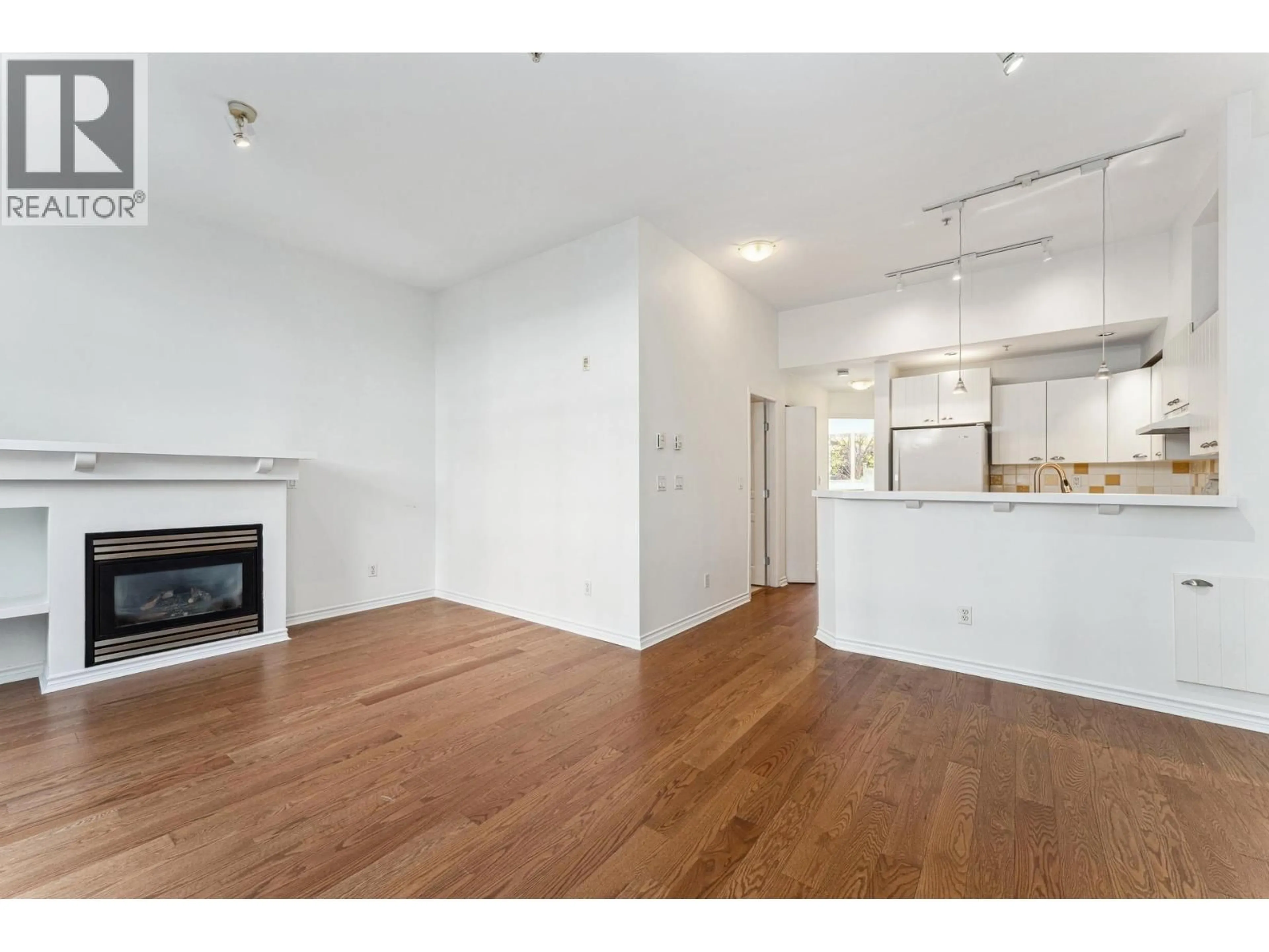 A pic of a room for 1 - 995 LYNN VALLEY ROAD, North Vancouver British Columbia V7J1Z6