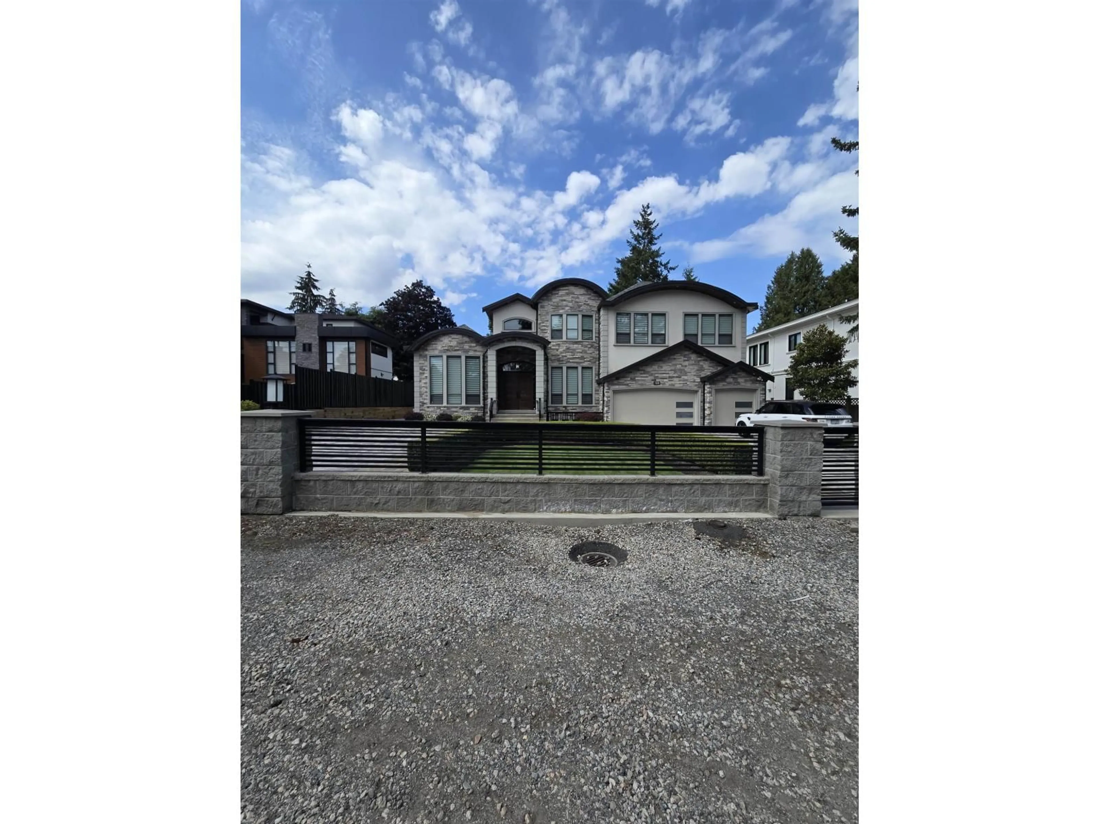 A pic from outside/outdoor area/front of a property/back of a property/a pic from drone, street for 7699 148, Surrey British Columbia V3S3E9