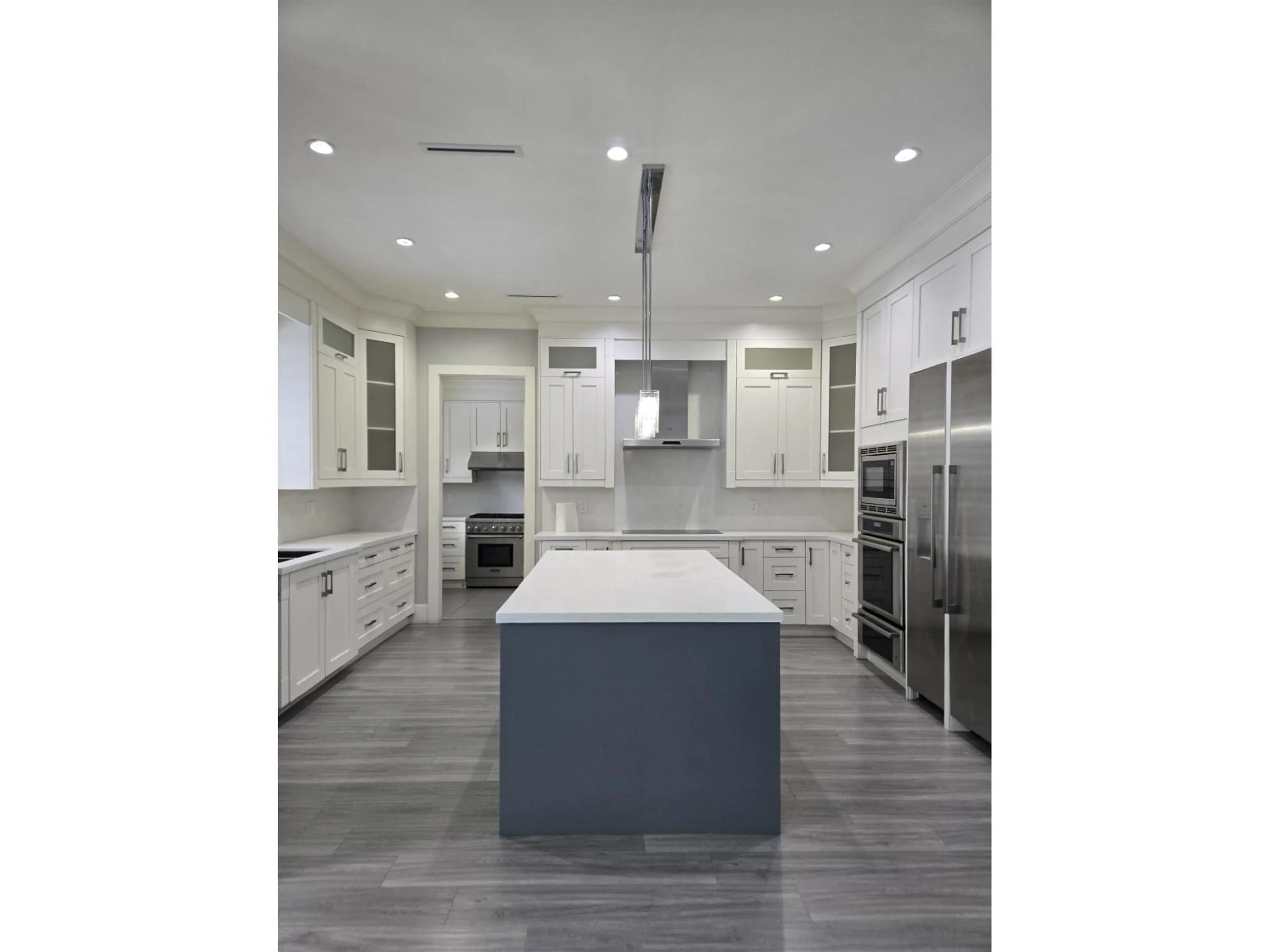 Contemporary kitchen, ceramic/tile floor for 7699 148, Surrey British Columbia V3S3E9