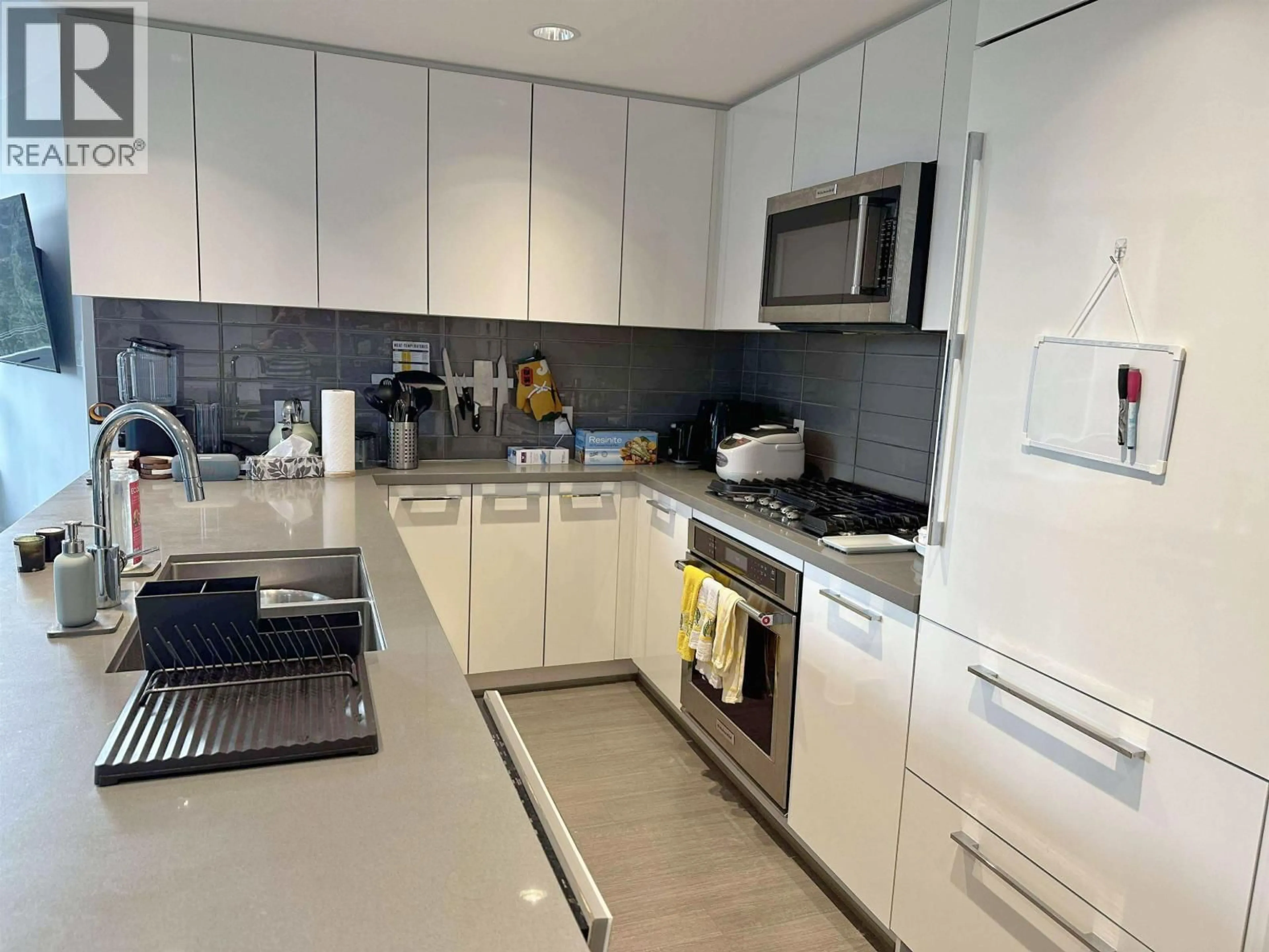 Standard kitchen, unknown for 606 - 3093 WINDSOR GATE, Coquitlam British Columbia V3B0N2