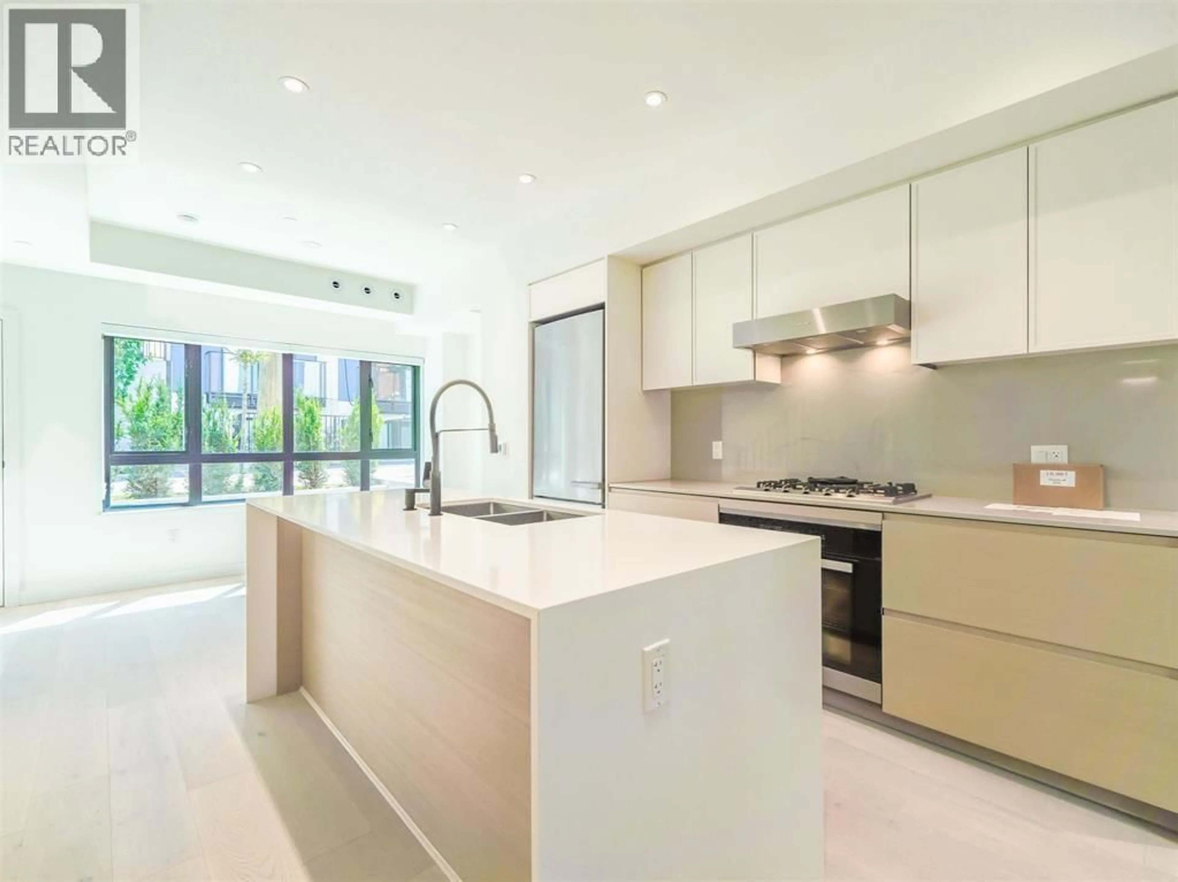 Contemporary kitchen, ceramic/tile floor for 51 - 550 28TH AVENUE, Vancouver British Columbia V5Z2H1