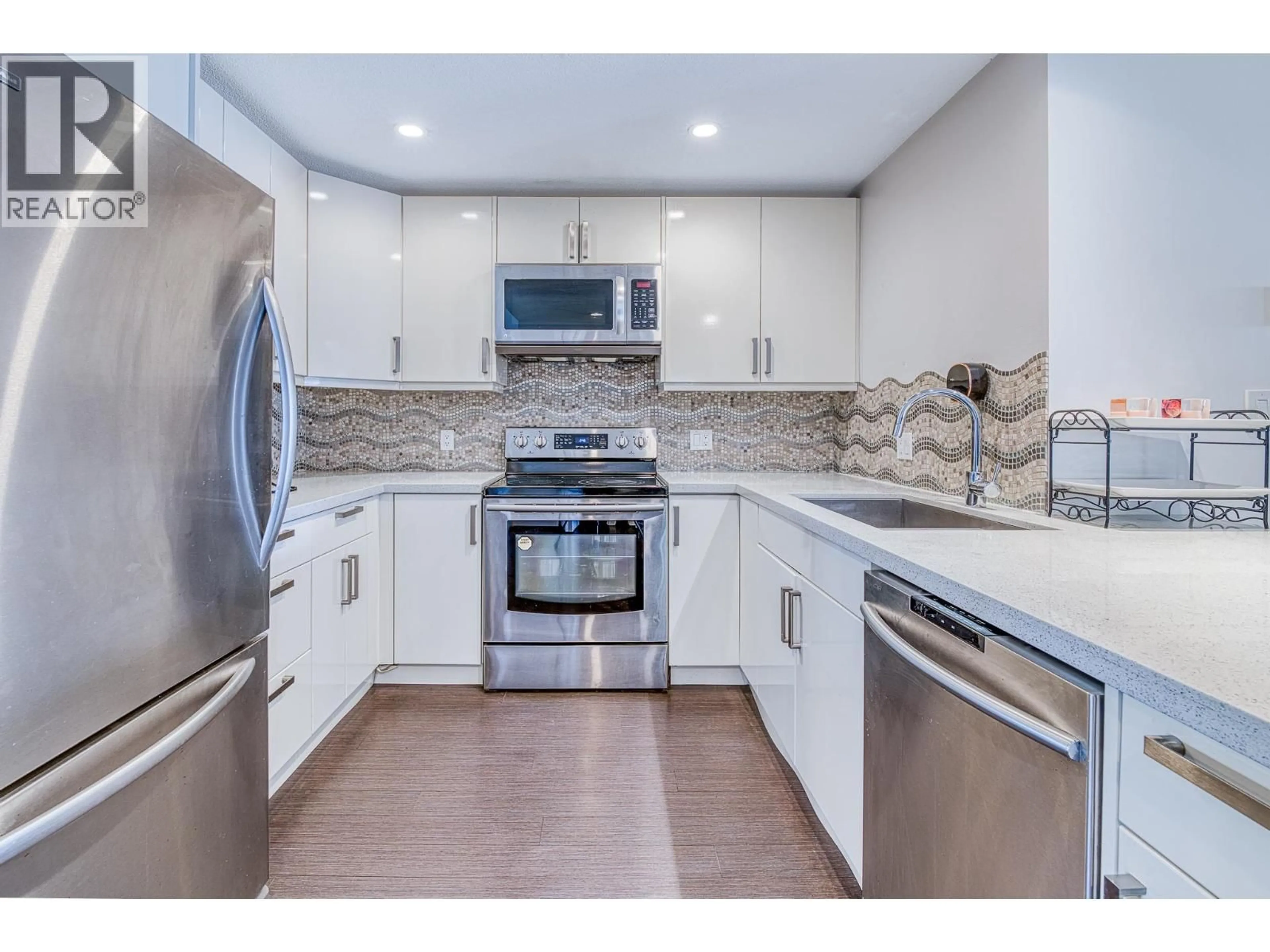 Open concept kitchen, unknown for 426 - 5880 DOVER CRESCENT, Richmond British Columbia V7C5P5