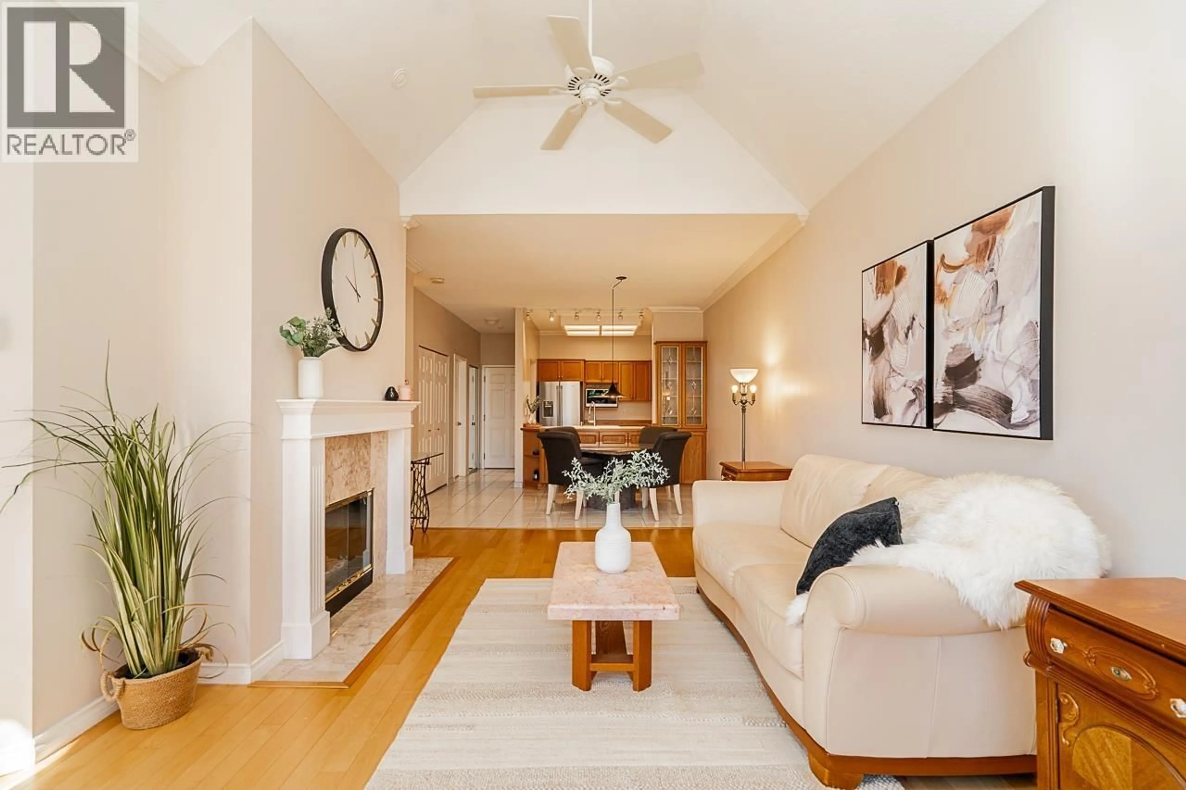 Living room with furniture, unknown for 201 - 25 RICHMOND STREET, New Westminster British Columbia V3L5P9