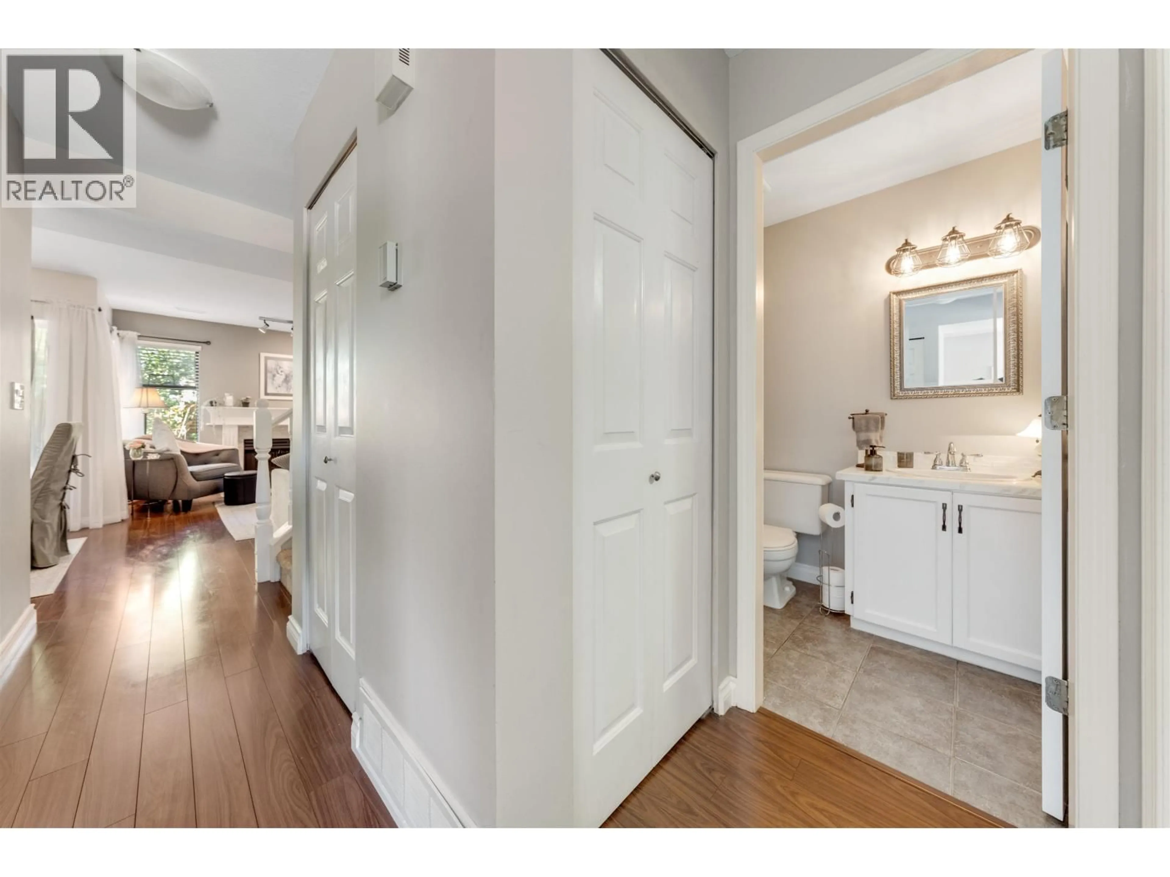 Indoor entryway for 11 - 20681 THORNE AVENUE, Maple Ridge British Columbia V2X8G2
