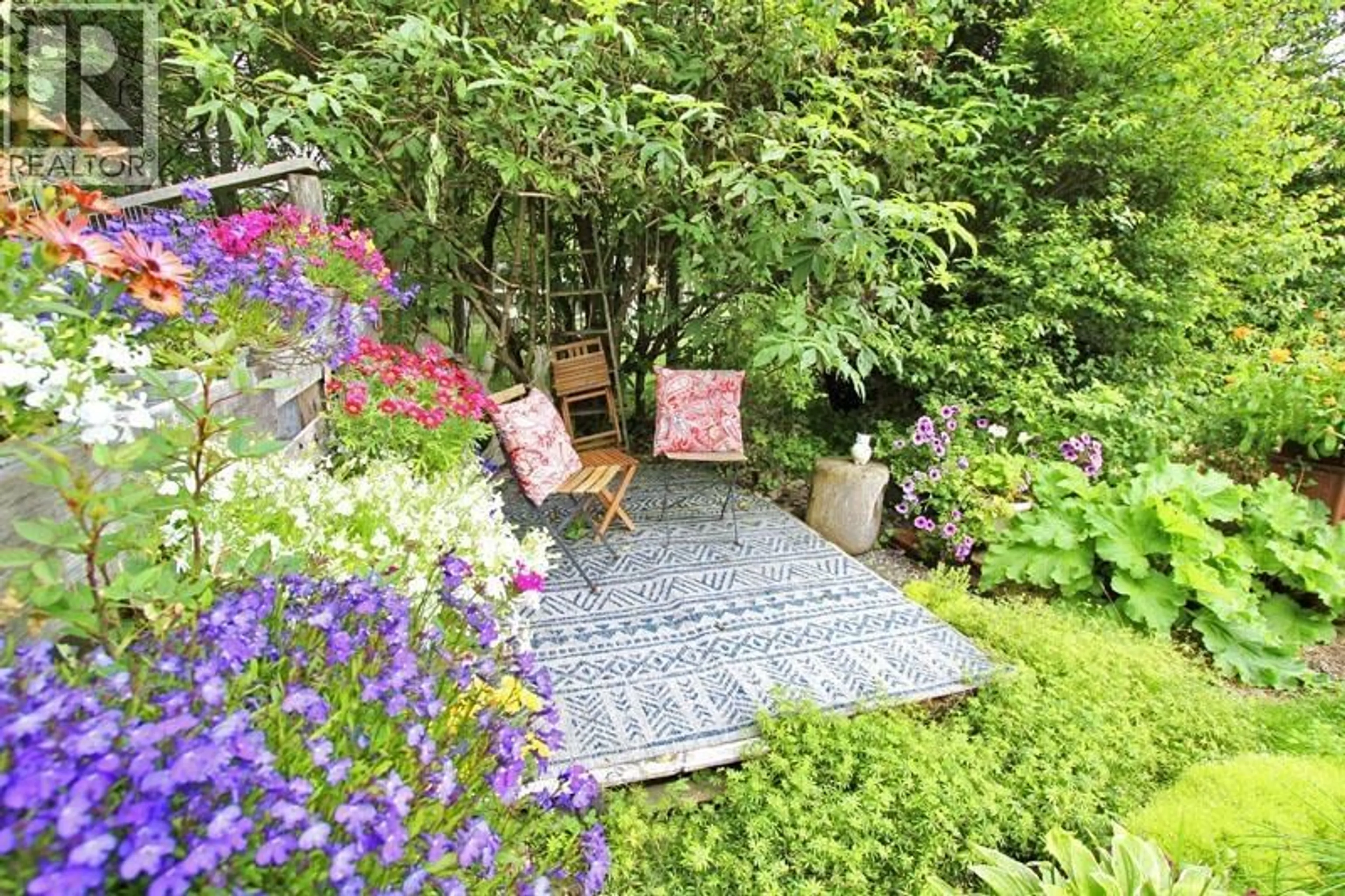 Patio, street for 31757 HIGHWAY 16, Daajing Giids Rural British Columbia V0T1Y0