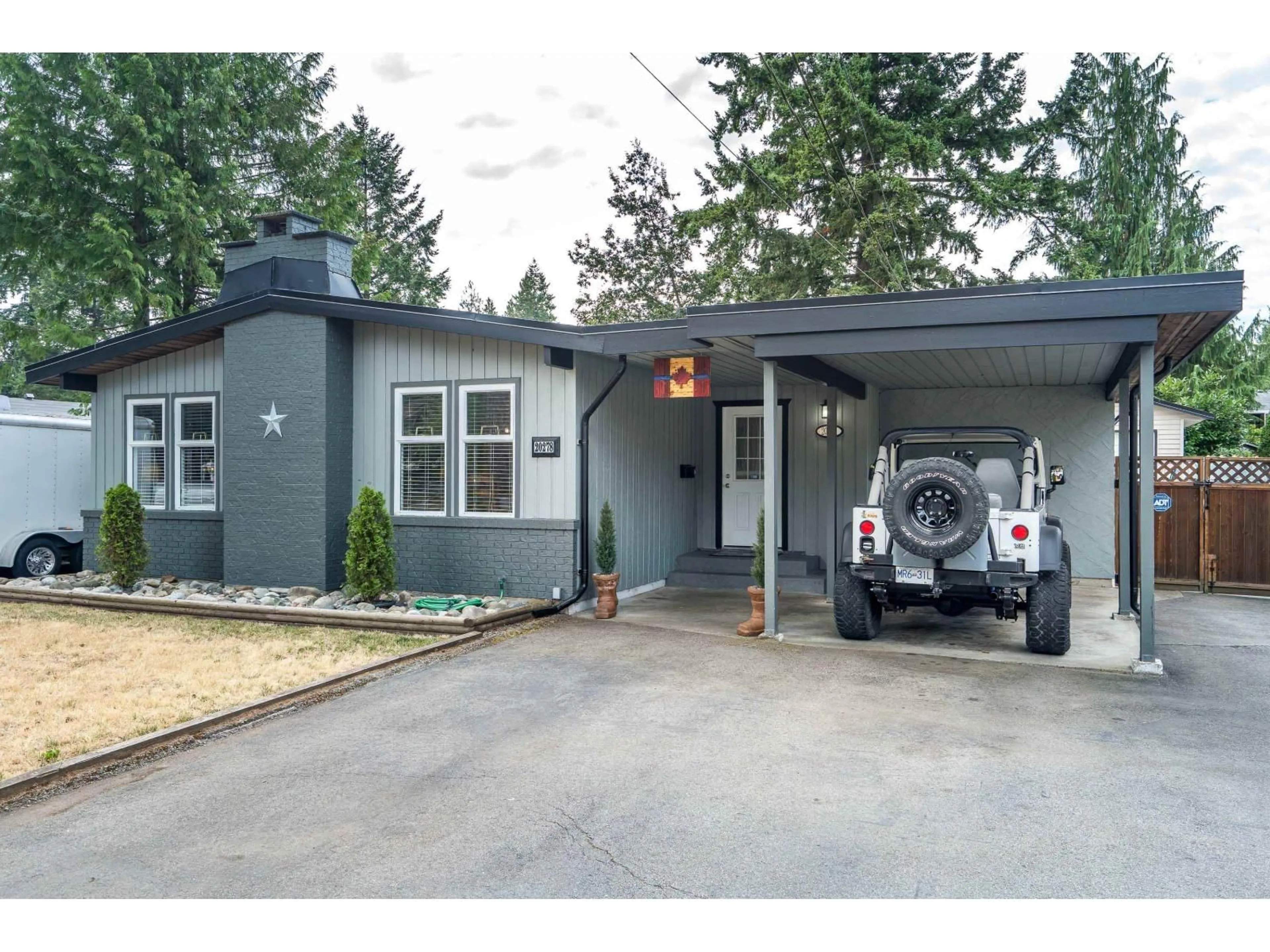 Home with vinyl exterior material, street for 20278 42, Langley British Columbia V3A3A5