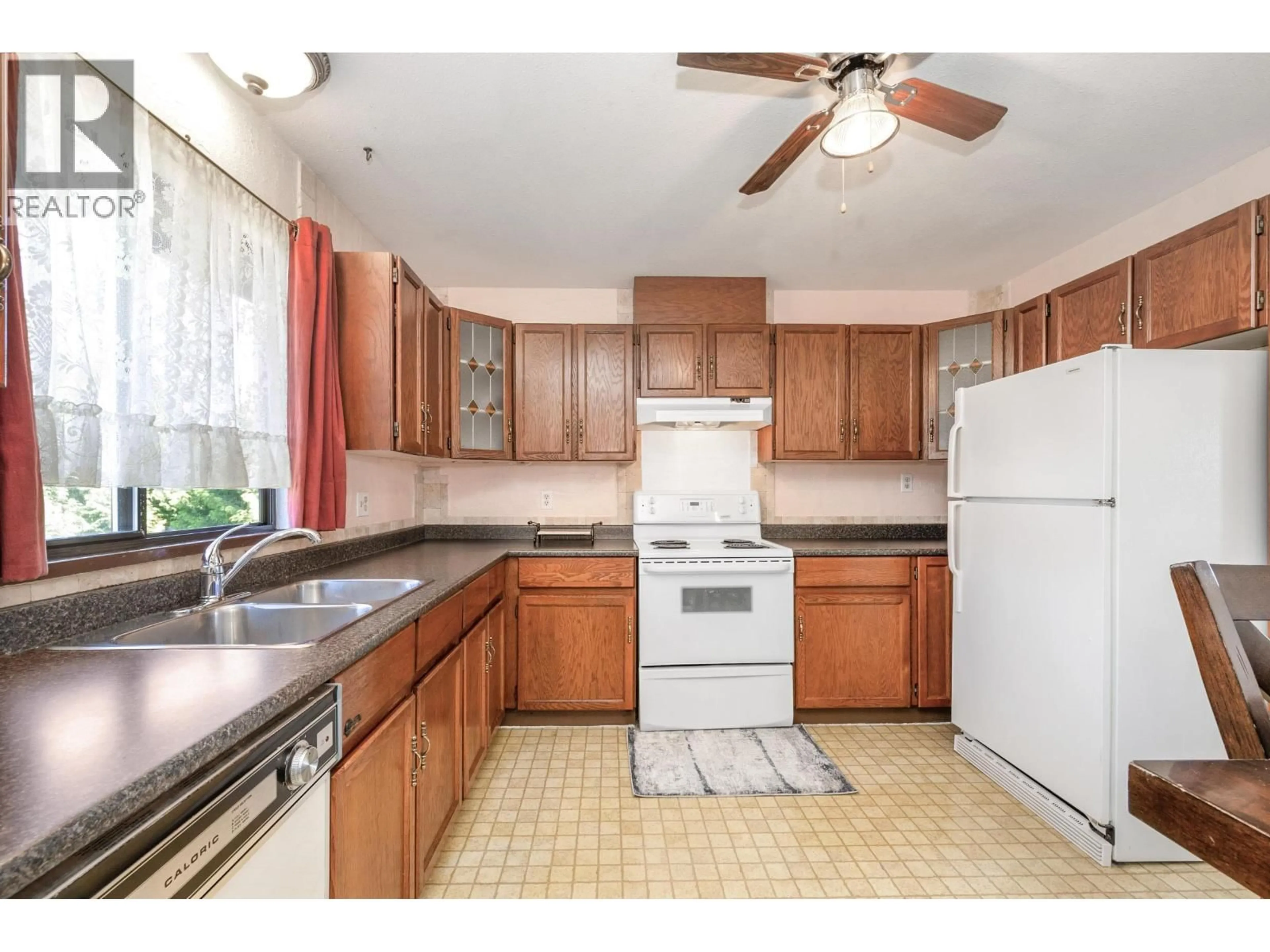 Standard kitchen, unknown for 20463 THORNE AVENUE, Maple Ridge British Columbia V2X8V1