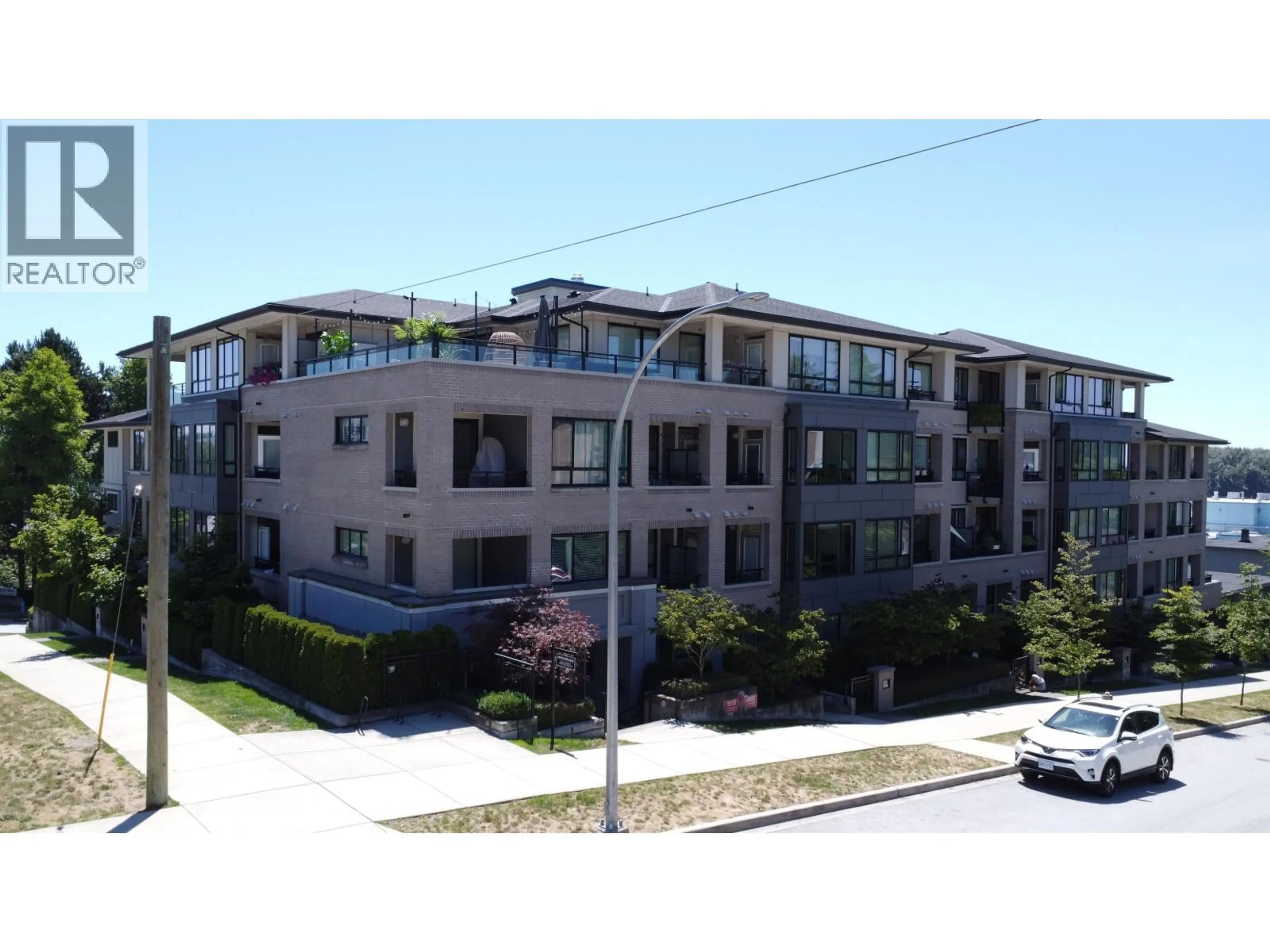 A pic from outside/outdoor area/front of a property/back of a property/a pic from drone, unknown for 210 - 1306 FIFTH AVENUE, New Westminster British Columbia V3M0K5