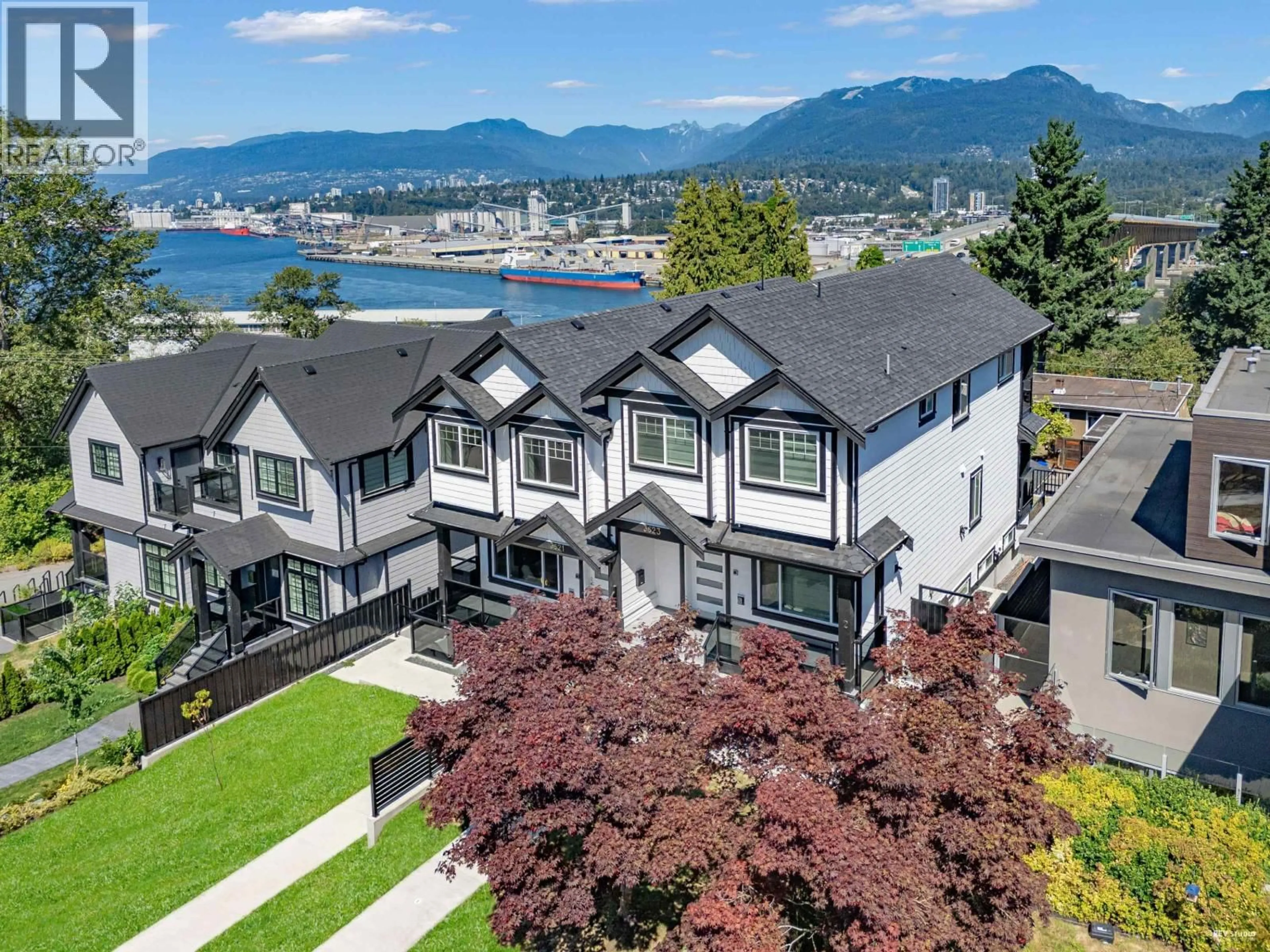A pic from outside/outdoor area/front of a property/back of a property/a pic from drone, mountain view for 3621 YALE STREET, Vancouver British Columbia V5K1C7