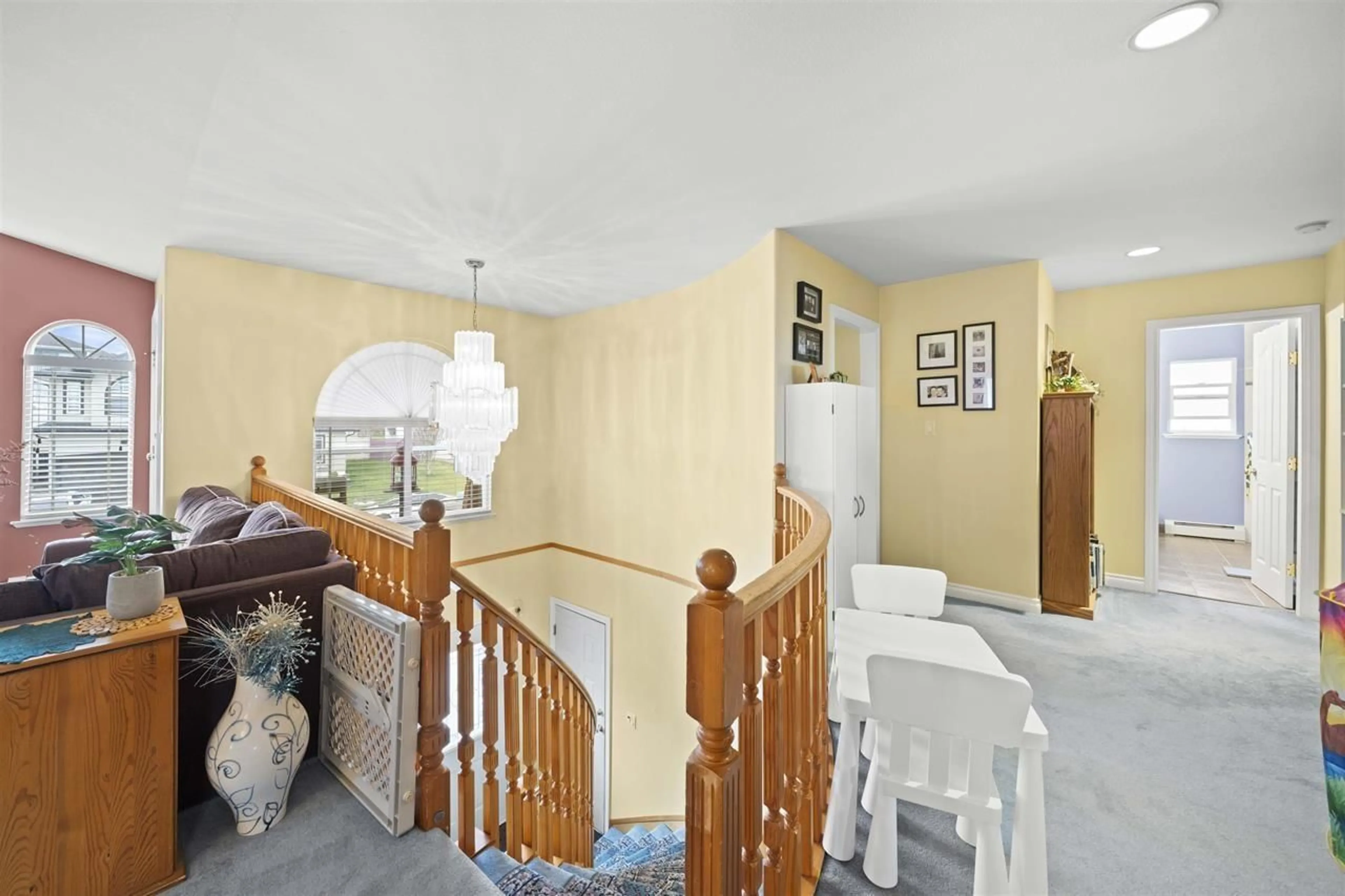Indoor foyer for 31533 - HOMESTEAD, Abbotsford British Columbia V2T6V6