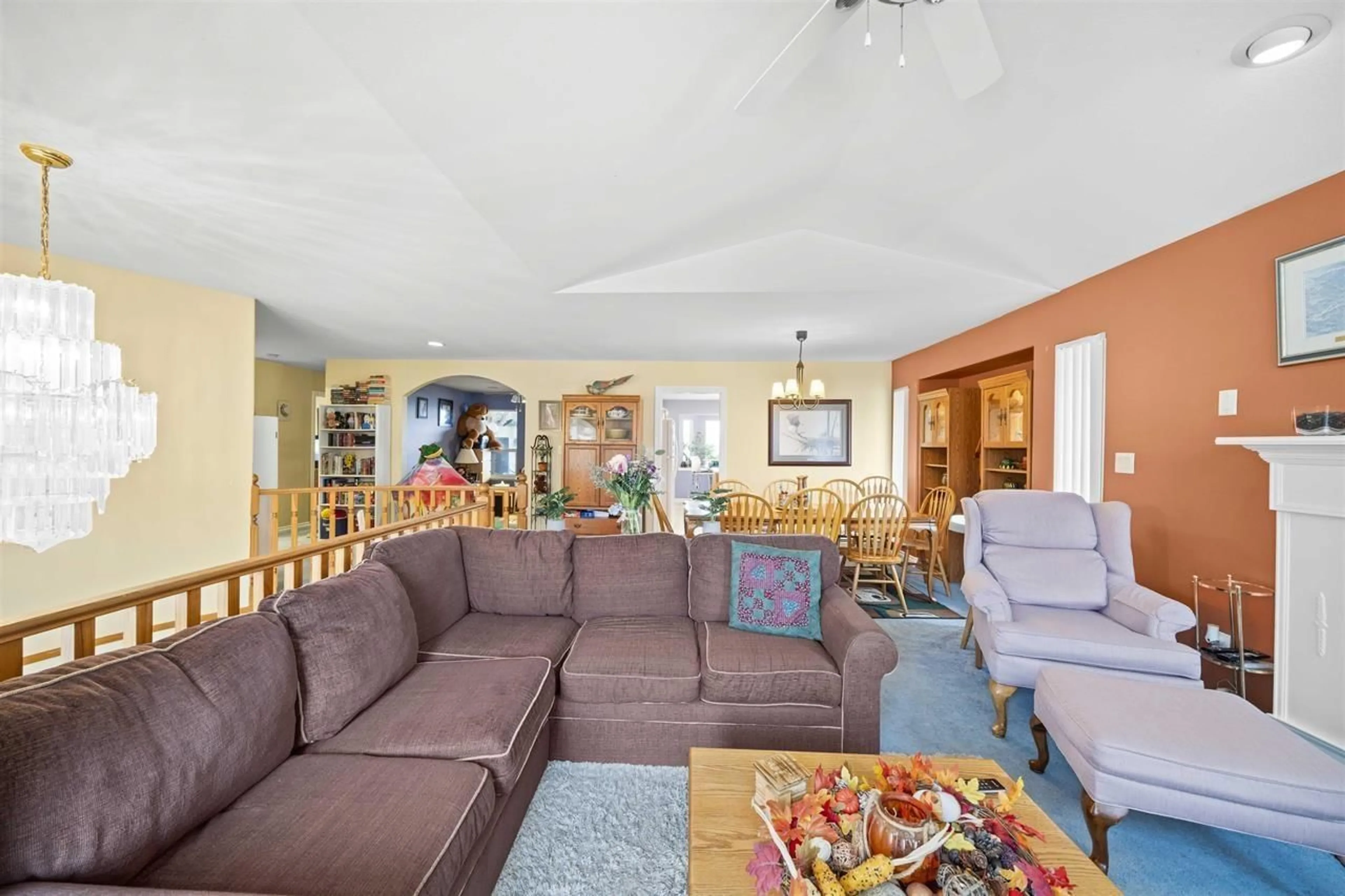 Living room with furniture, unknown for 31533 - HOMESTEAD, Abbotsford British Columbia V2T6V6