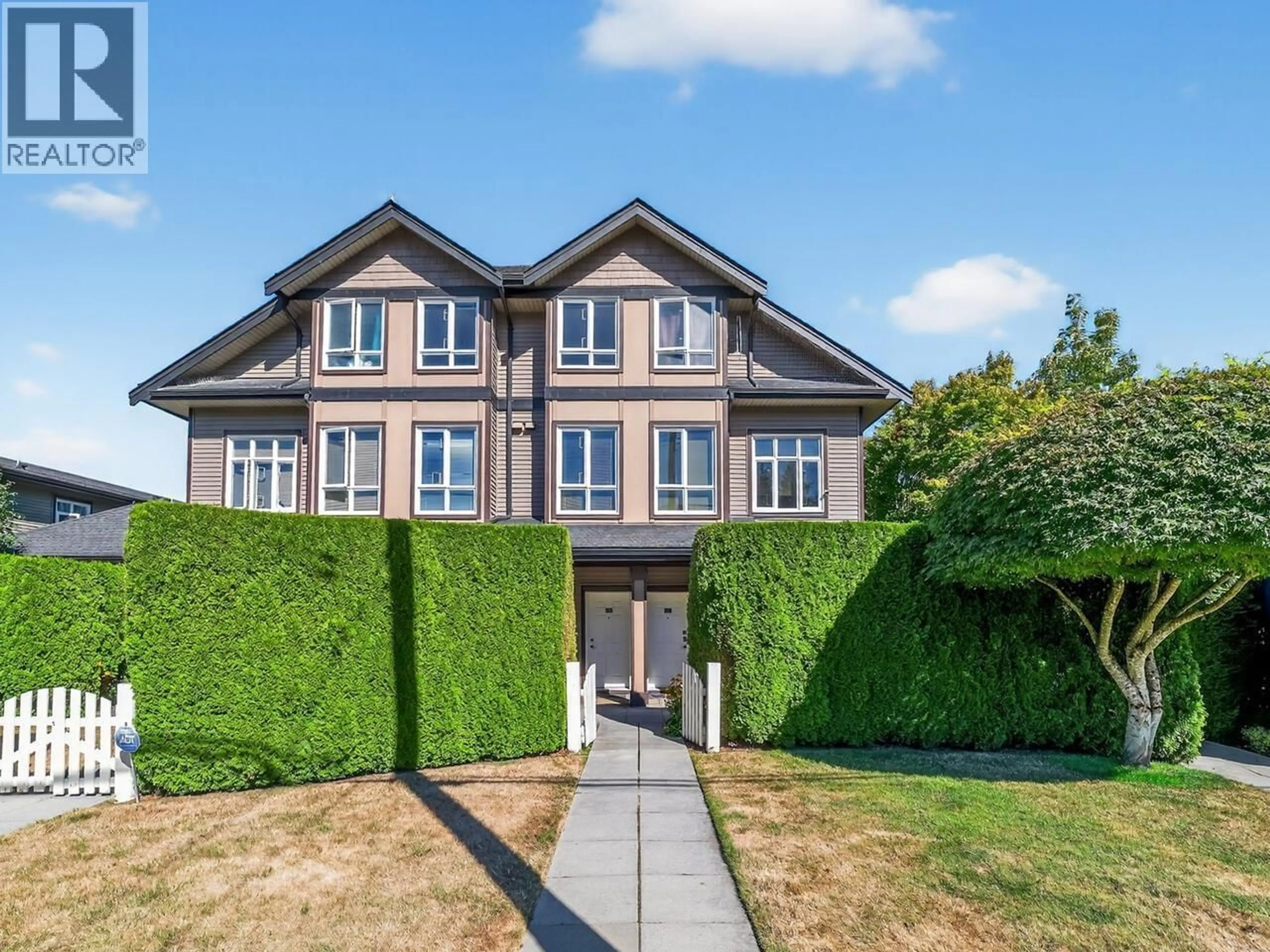 A pic from outside/outdoor area/front of a property/back of a property/a pic from drone, unknown for 23 - 6538 ELGIN AVENUE, Burnaby British Columbia V5H3S6