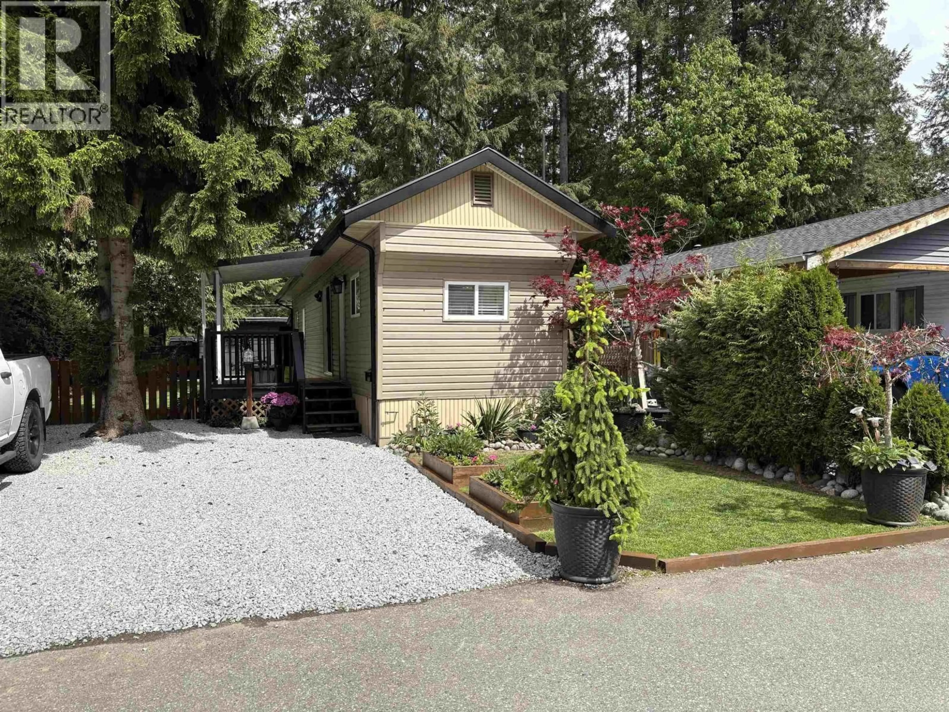 Home with vinyl exterior material, street for 33 - 23325 CALVIN CRESCENT, Maple Ridge British Columbia V2X2S3