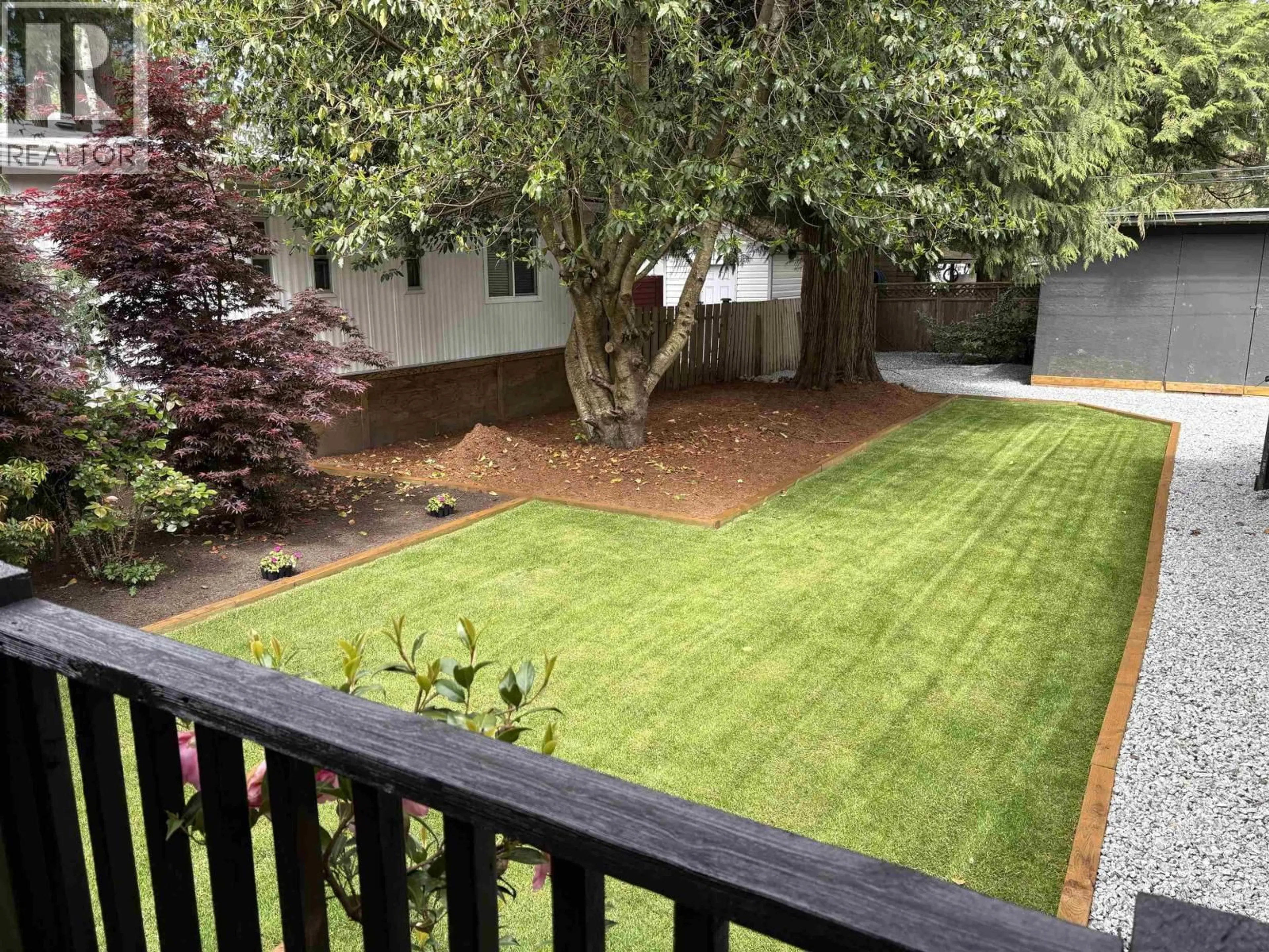 A pic from outside/outdoor area/front of a property/back of a property/a pic from drone, street for 33 - 23325 CALVIN CRESCENT, Maple Ridge British Columbia V2X2S3