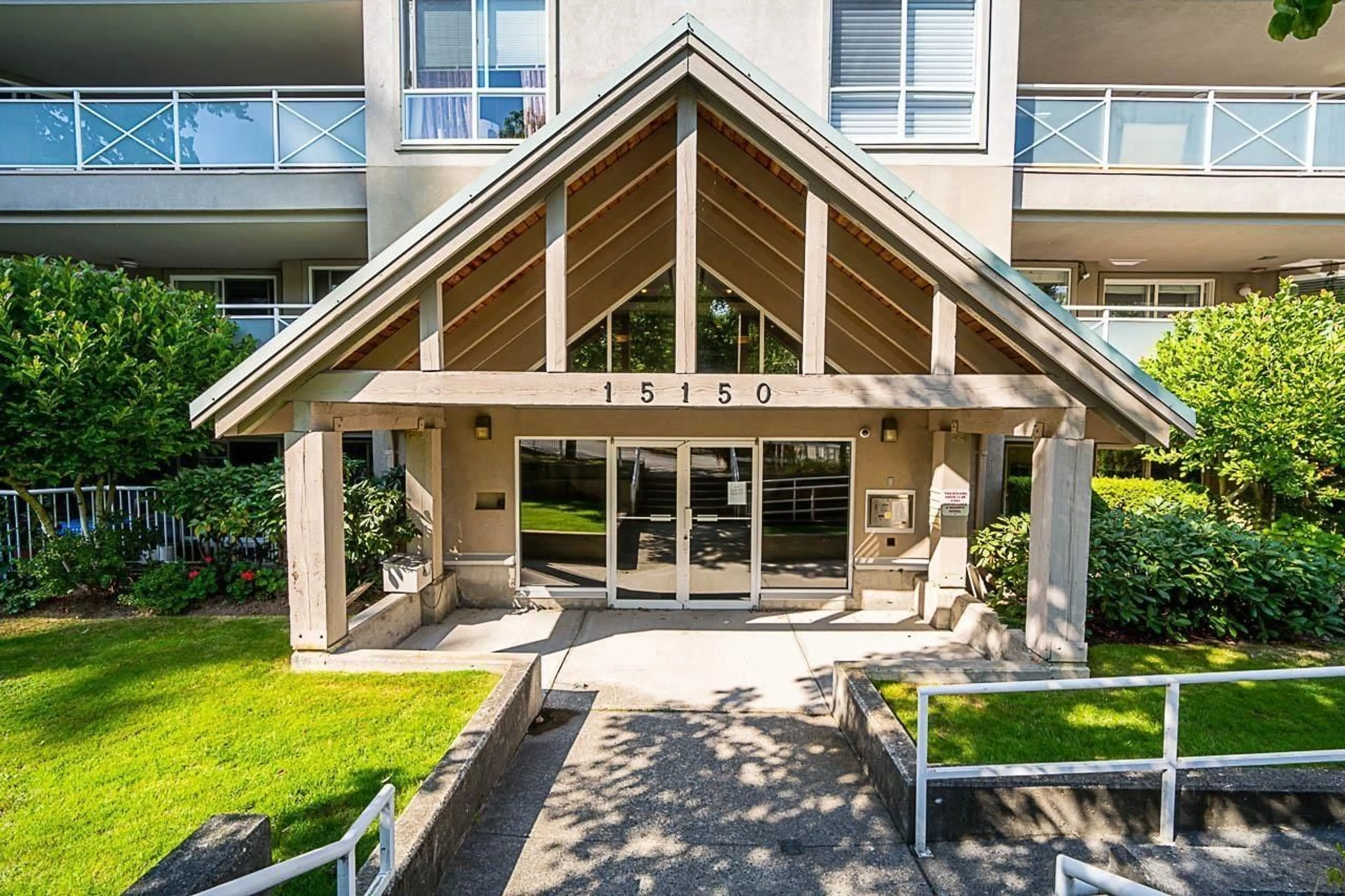 Indoor foyer for 316 - 15150 29A, Surrey British Columbia V4P3B1