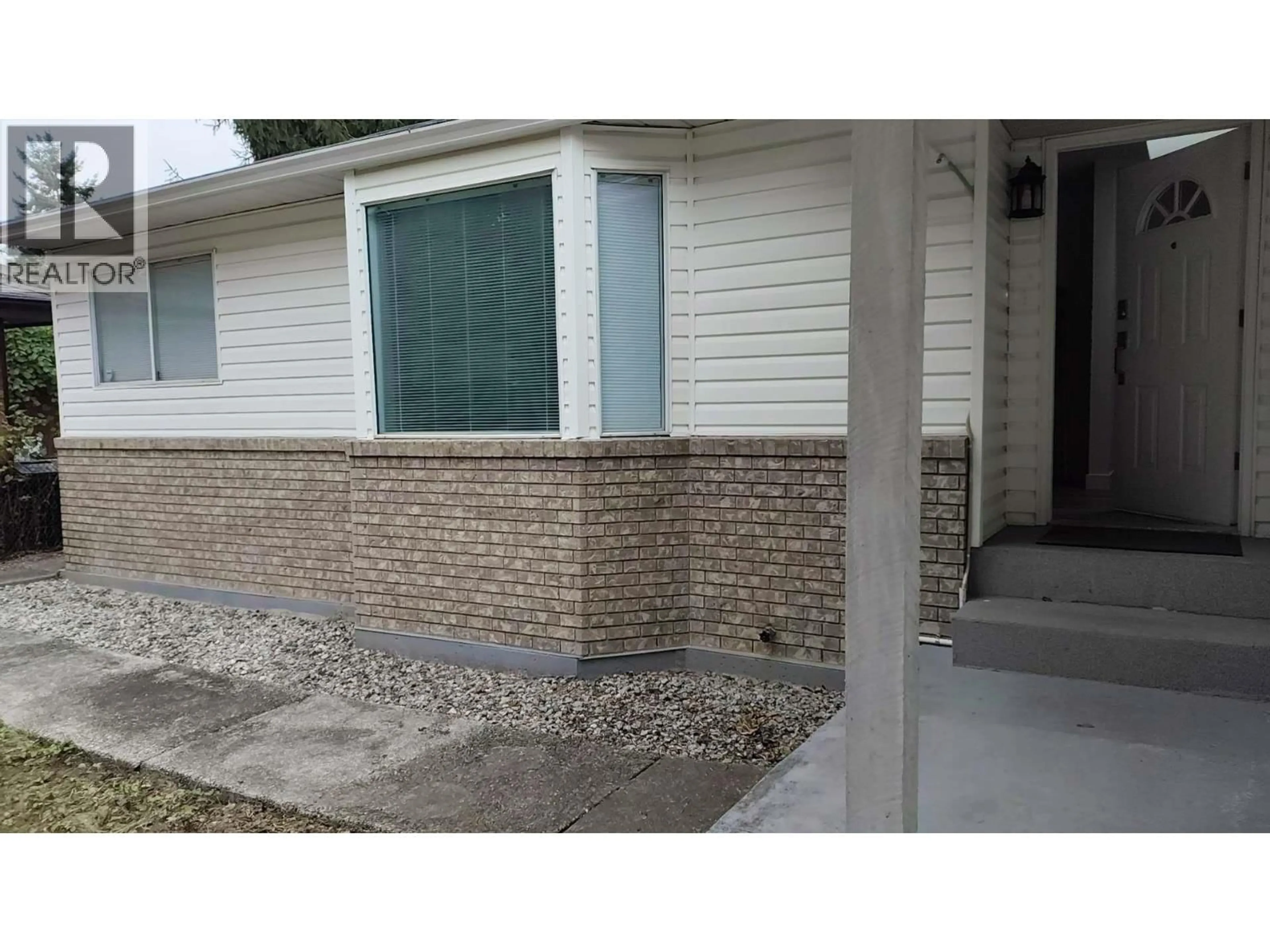 Home with vinyl exterior material, street for 12138 DUNBAR STREET, Maple Ridge British Columbia V2X5T6