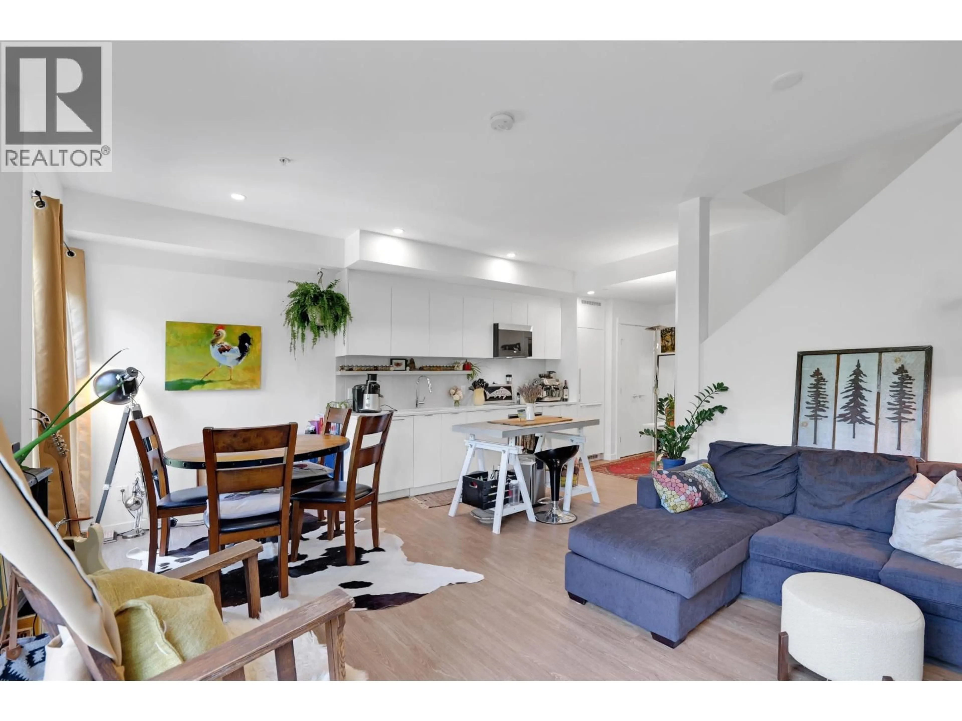 Open concept kitchen, unknown for 301 - 37762 THIRD AVENUE, Squamish British Columbia V8B1C3