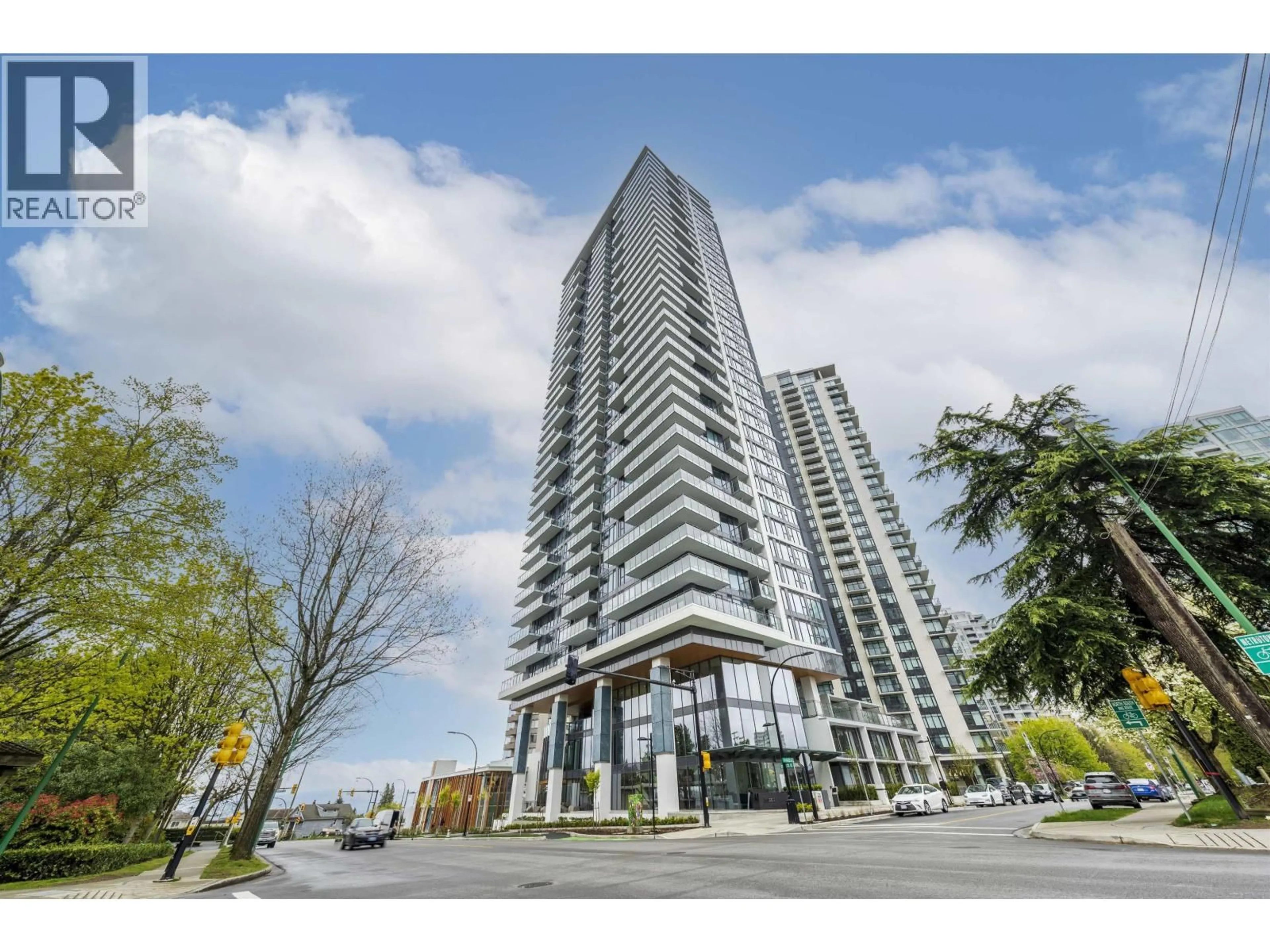 Indoor foyer for 4001 - 4711 HAZEL STREET, Burnaby British Columbia V5H1S5