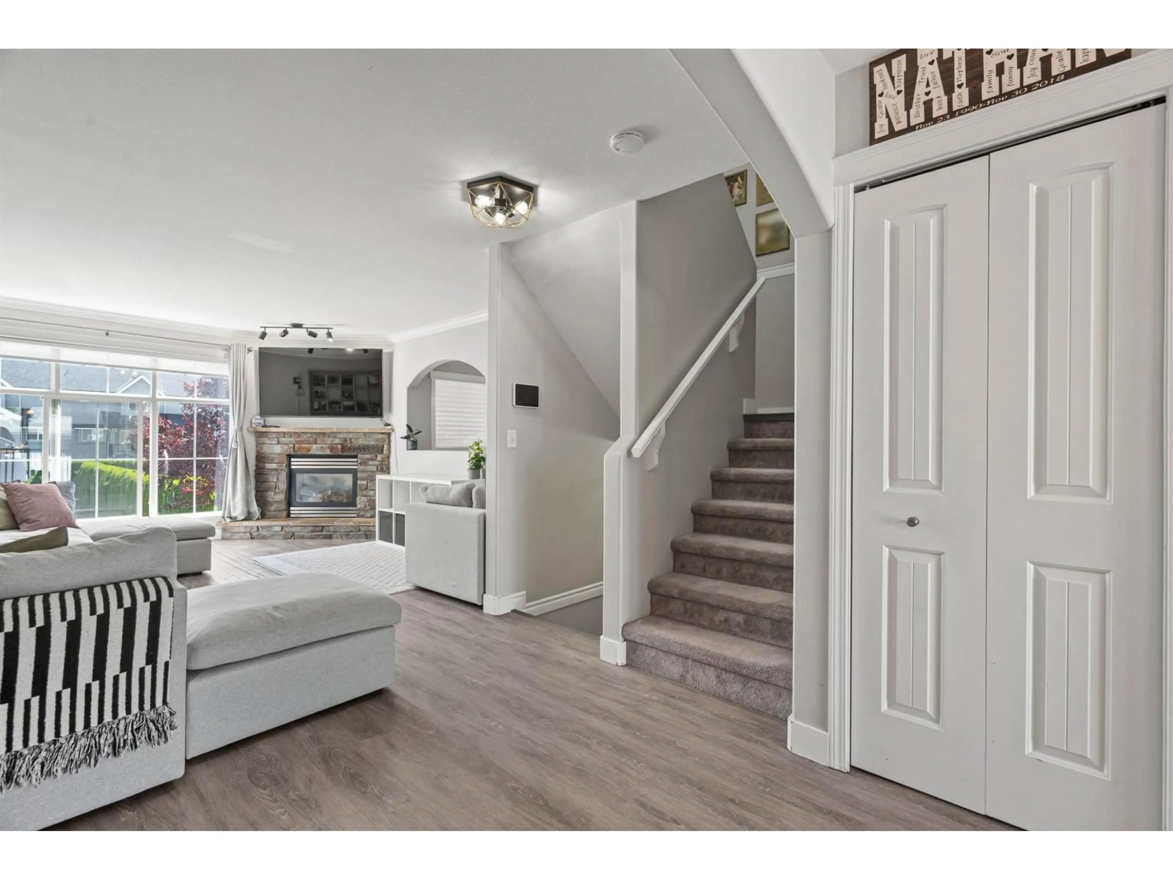 Indoor entryway for 83 - 8881 WALTERS STREET, Chilliwack British Columbia V2P8E9