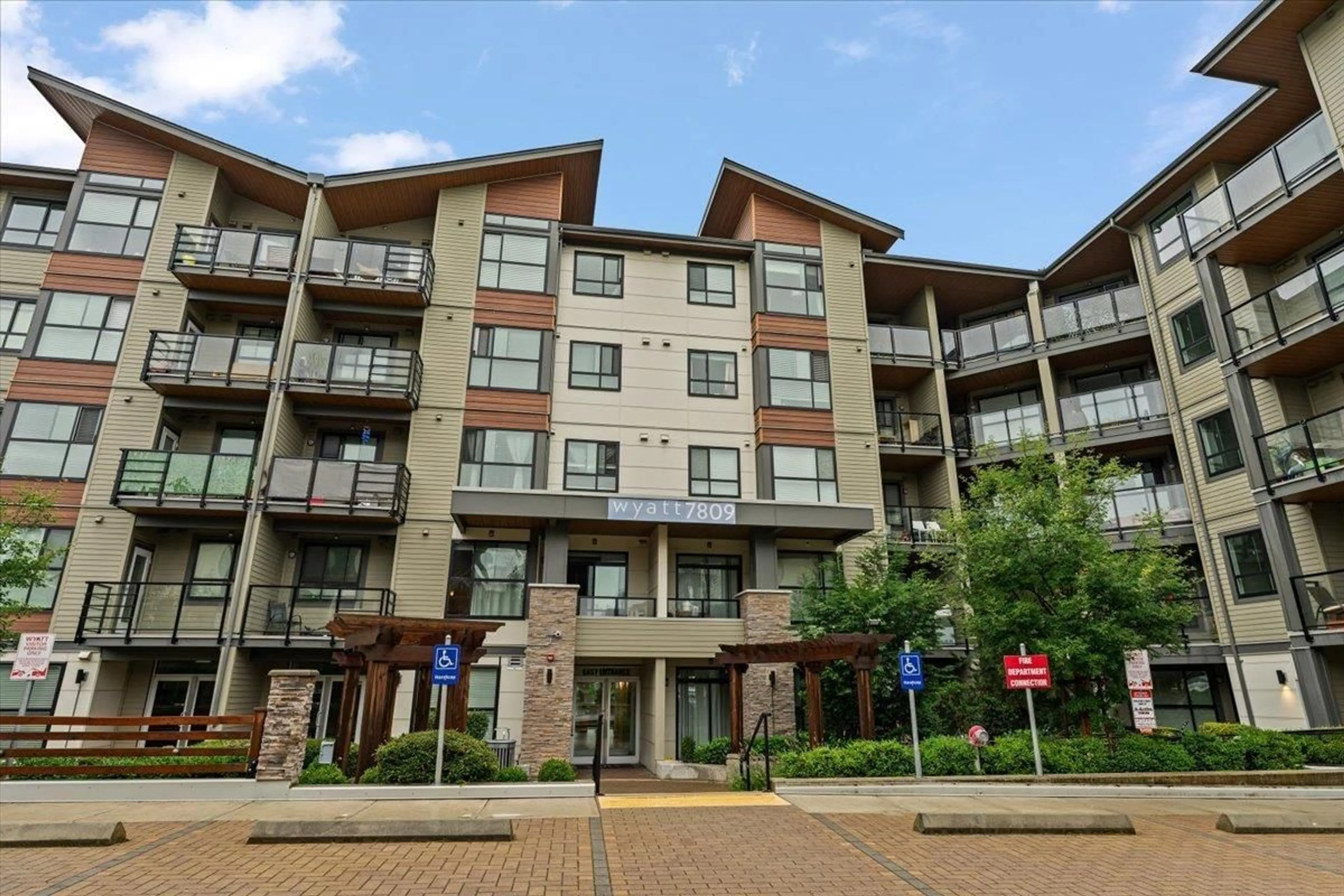 Patio, building for 202 - 7809 209, Langley British Columbia V2Y3N6