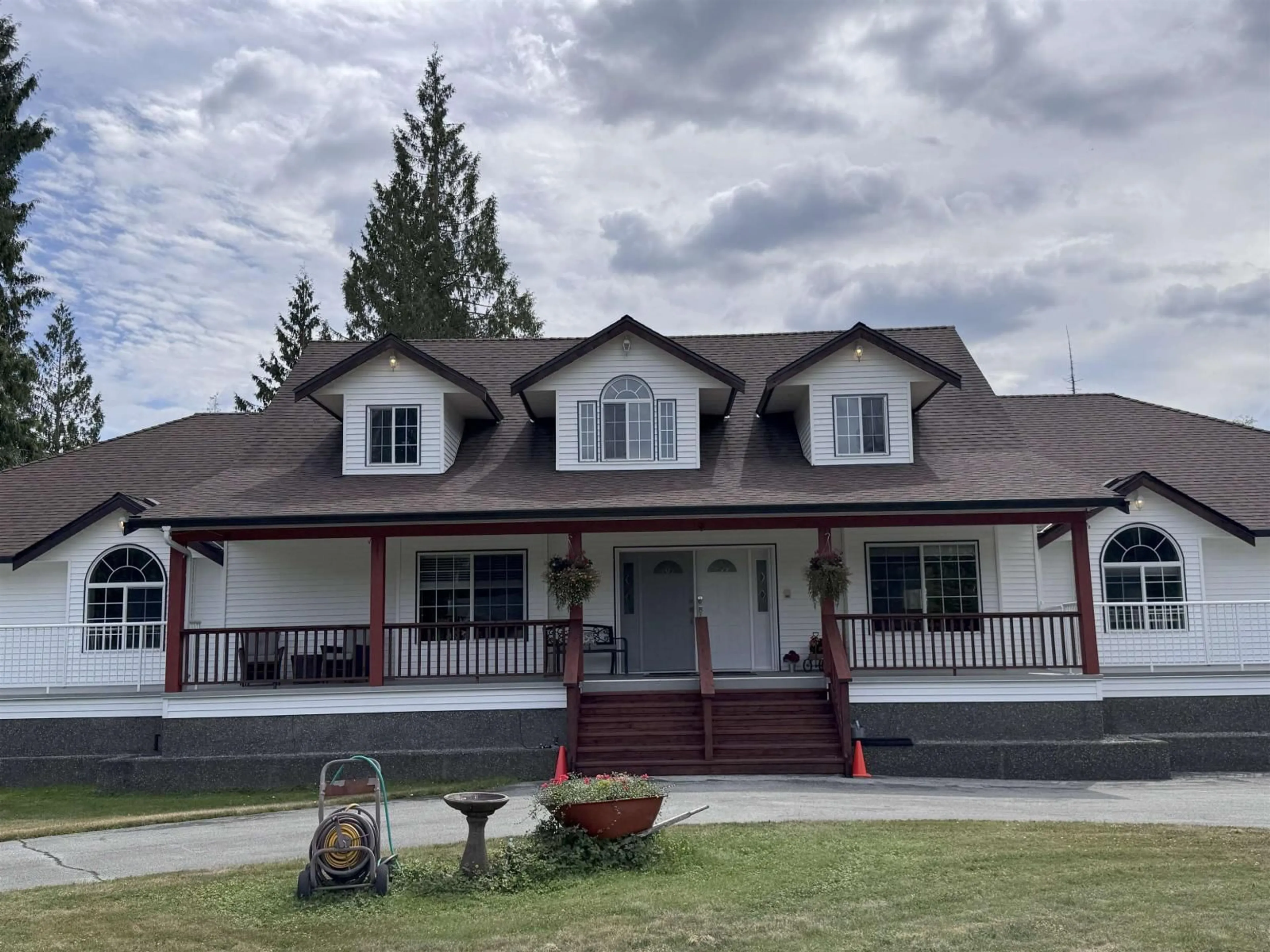 Home with vinyl exterior material, unknown for 21980 100, Langley British Columbia V1M3V1