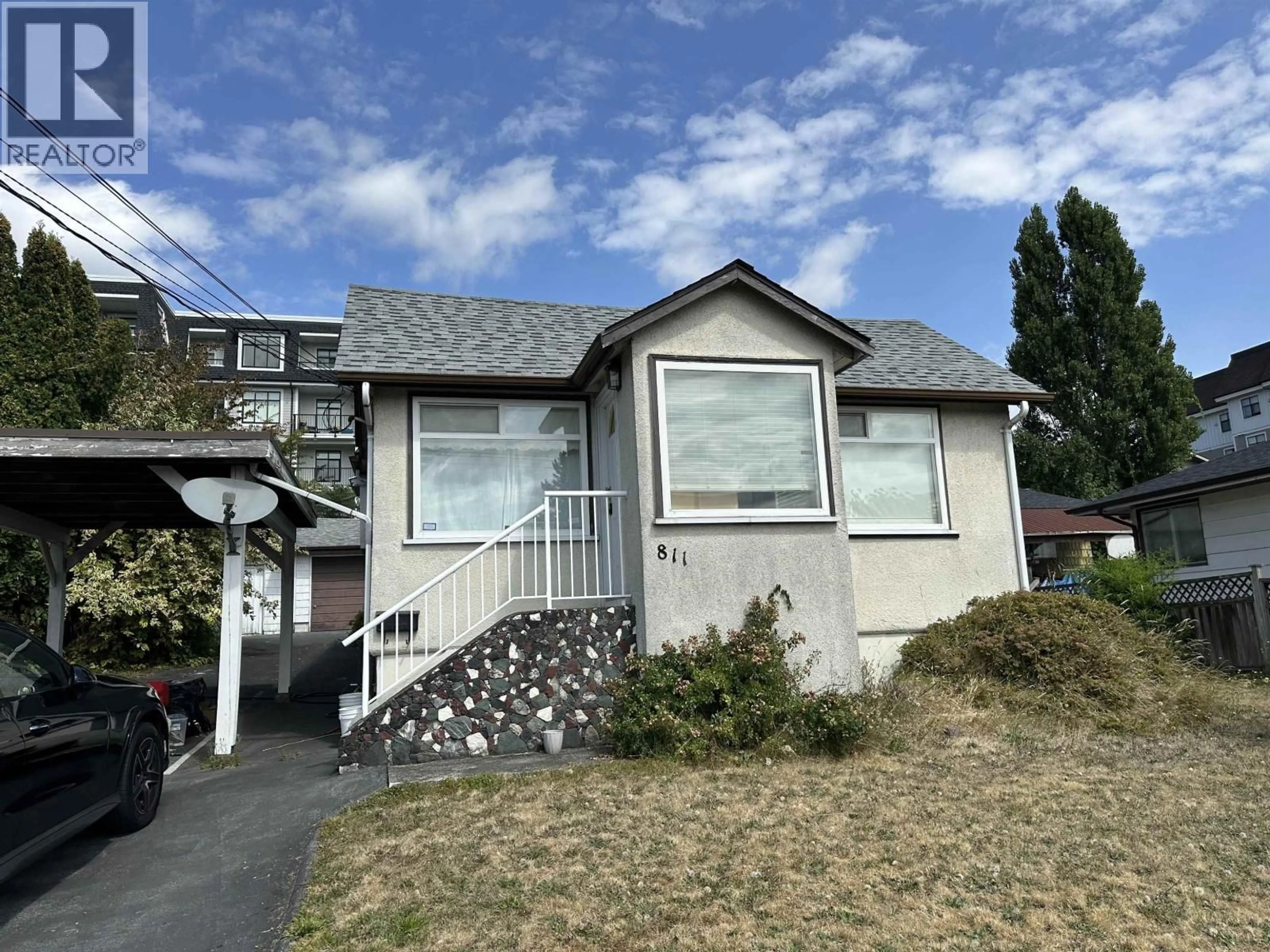 Home with vinyl exterior material, street for 811 RODERICK AVENUE, Coquitlam British Columbia V3K1P7