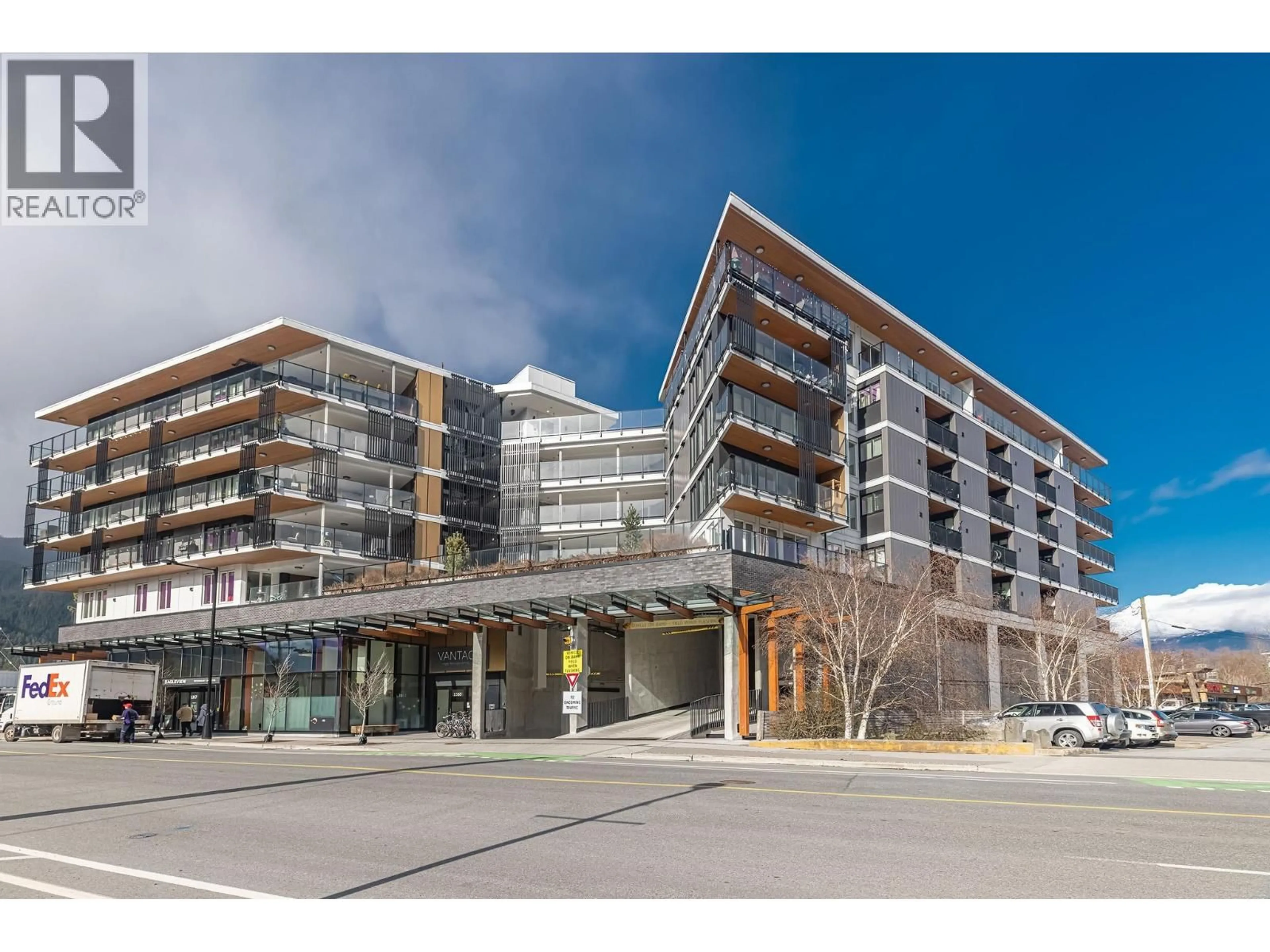 Indoor foyer for 307 - 1365 PEMBERTON AVENUE, Squamish British Columbia V8B1B7