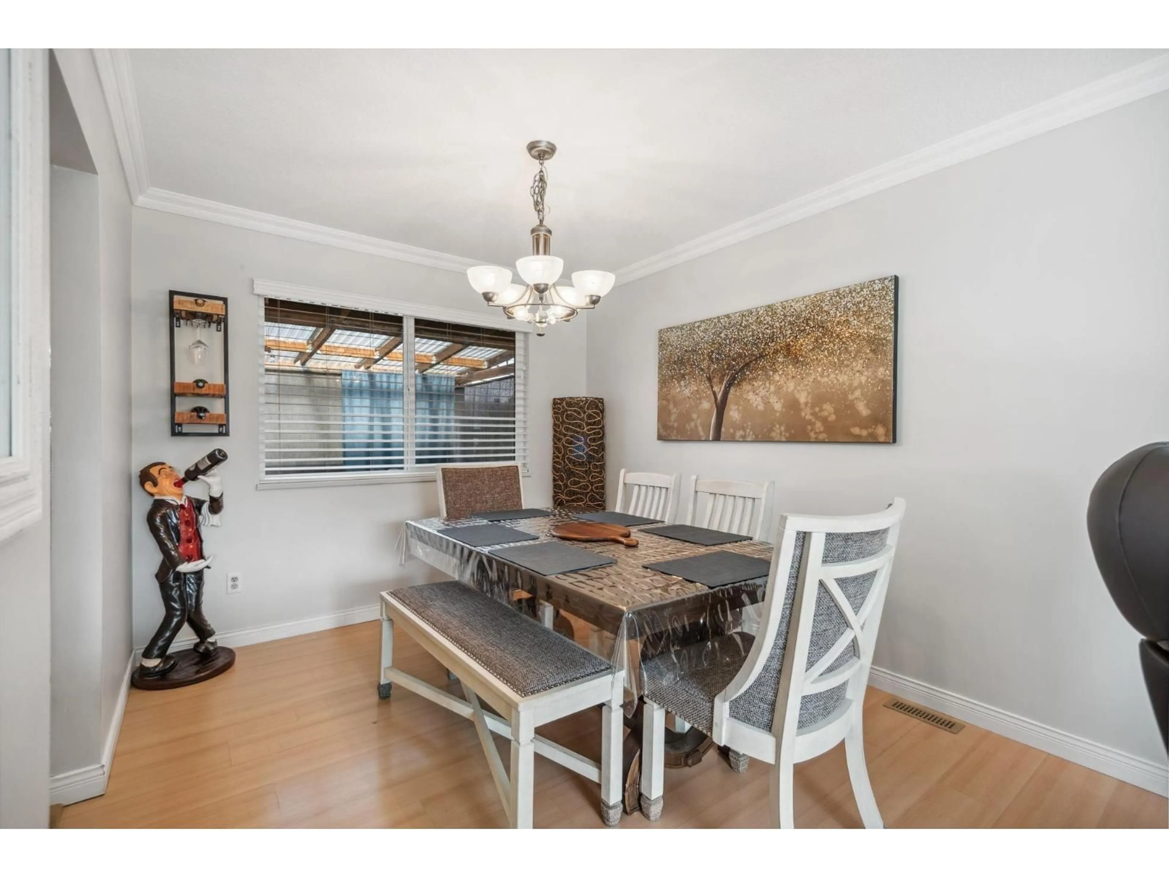 Dining room, wood/laminate floor for 21247 94B, Langley British Columbia V1M1L8