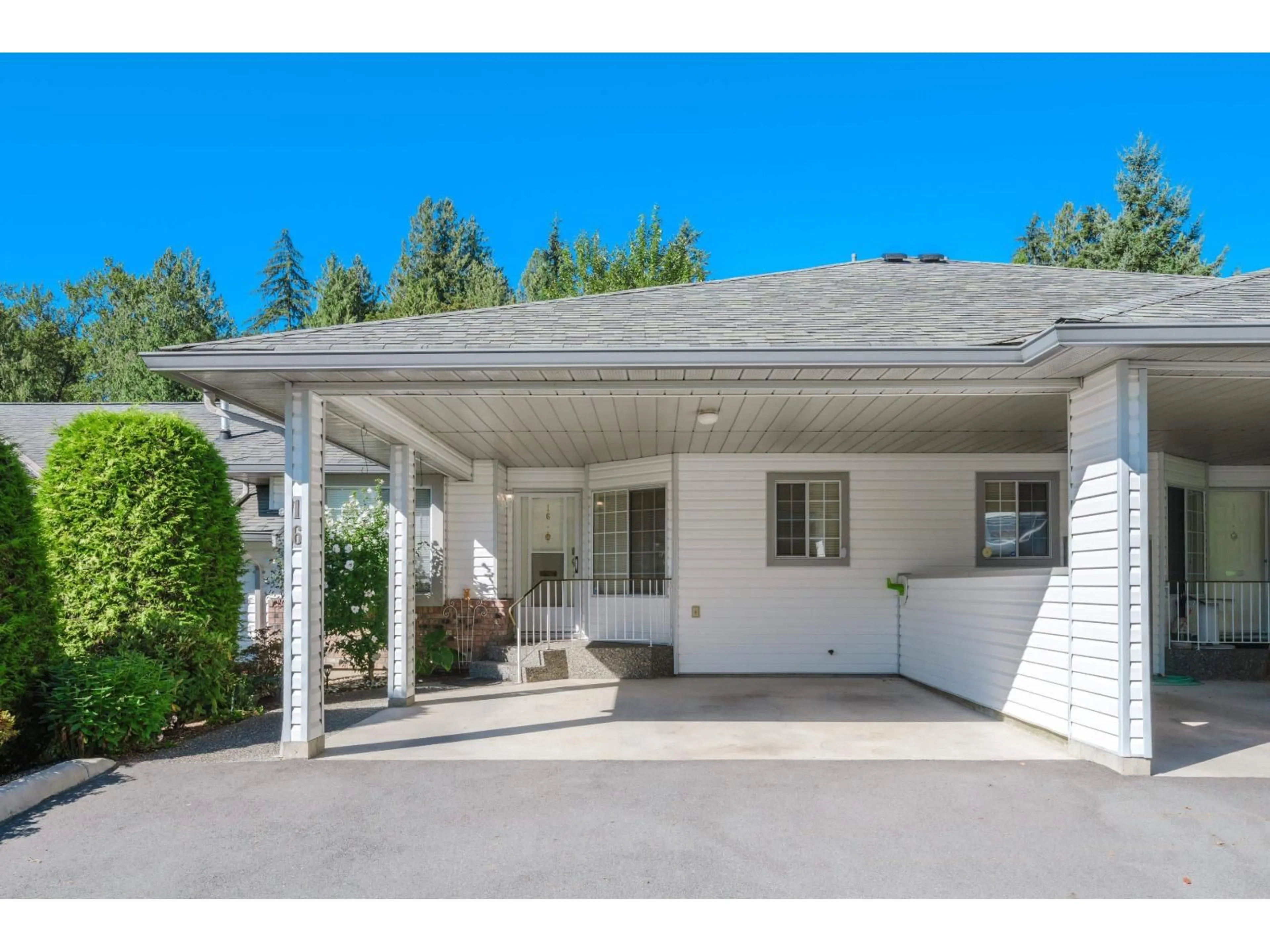 Unknown for 16 - 3351 HORN, Abbotsford British Columbia V2S4N3