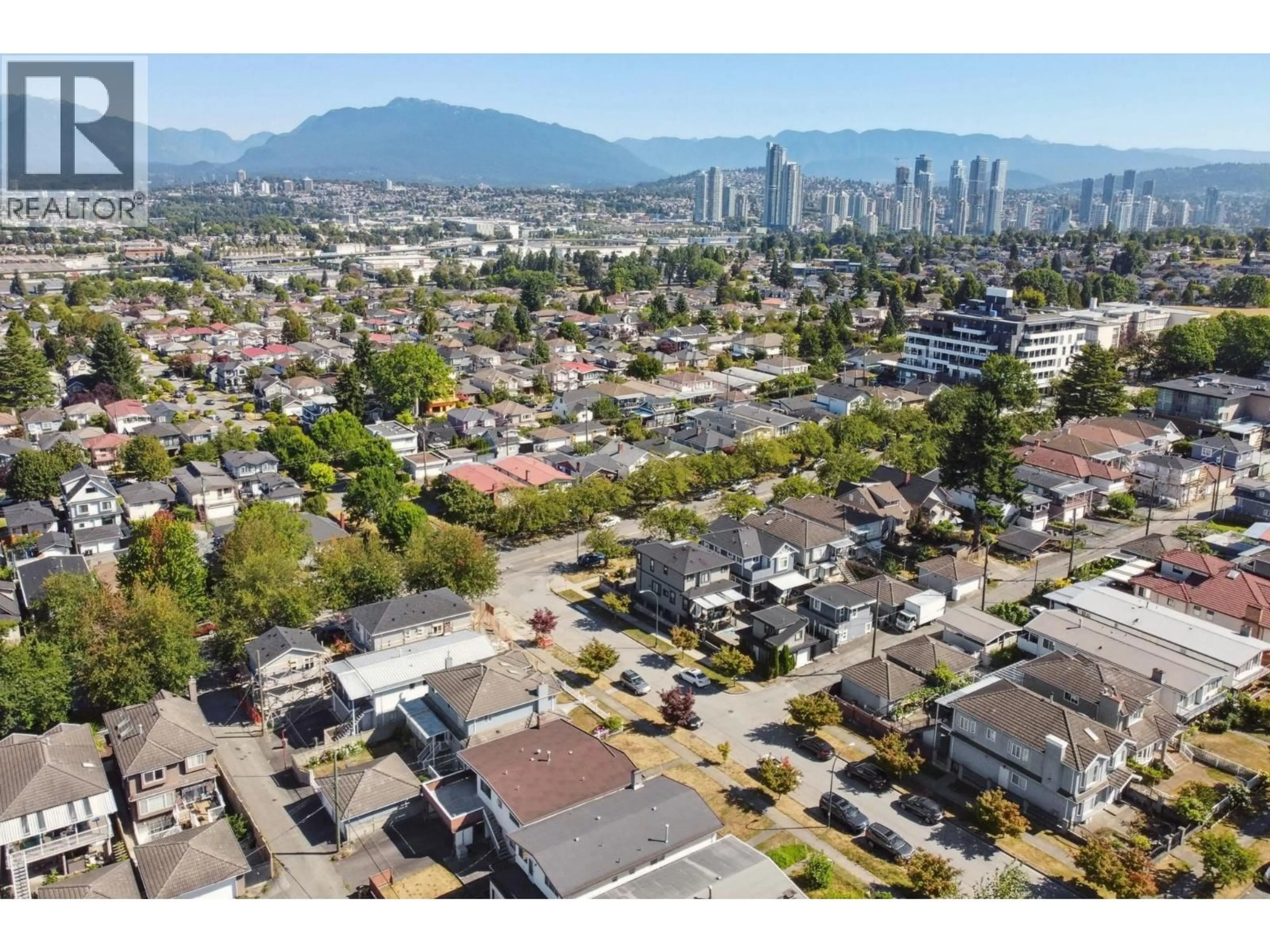 A pic from outside/outdoor area/front of a property/back of a property/a pic from drone, mountain view for 3849 WINDERMERE STREET, Vancouver British Columbia V5R2G4
