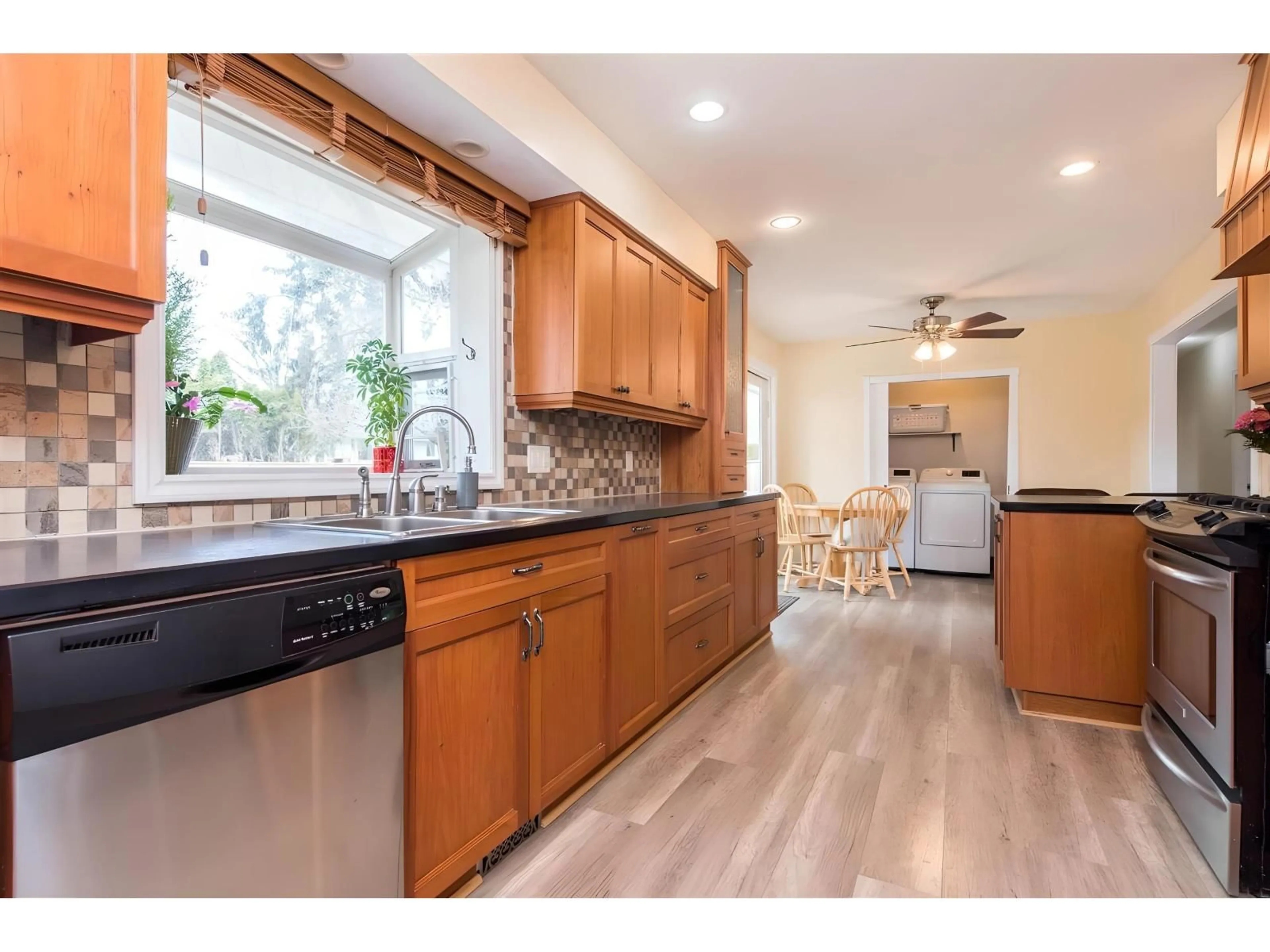 Open concept kitchen, unknown for 7413 LEARY CRESCENT, Sardis British Columbia V2R1K3