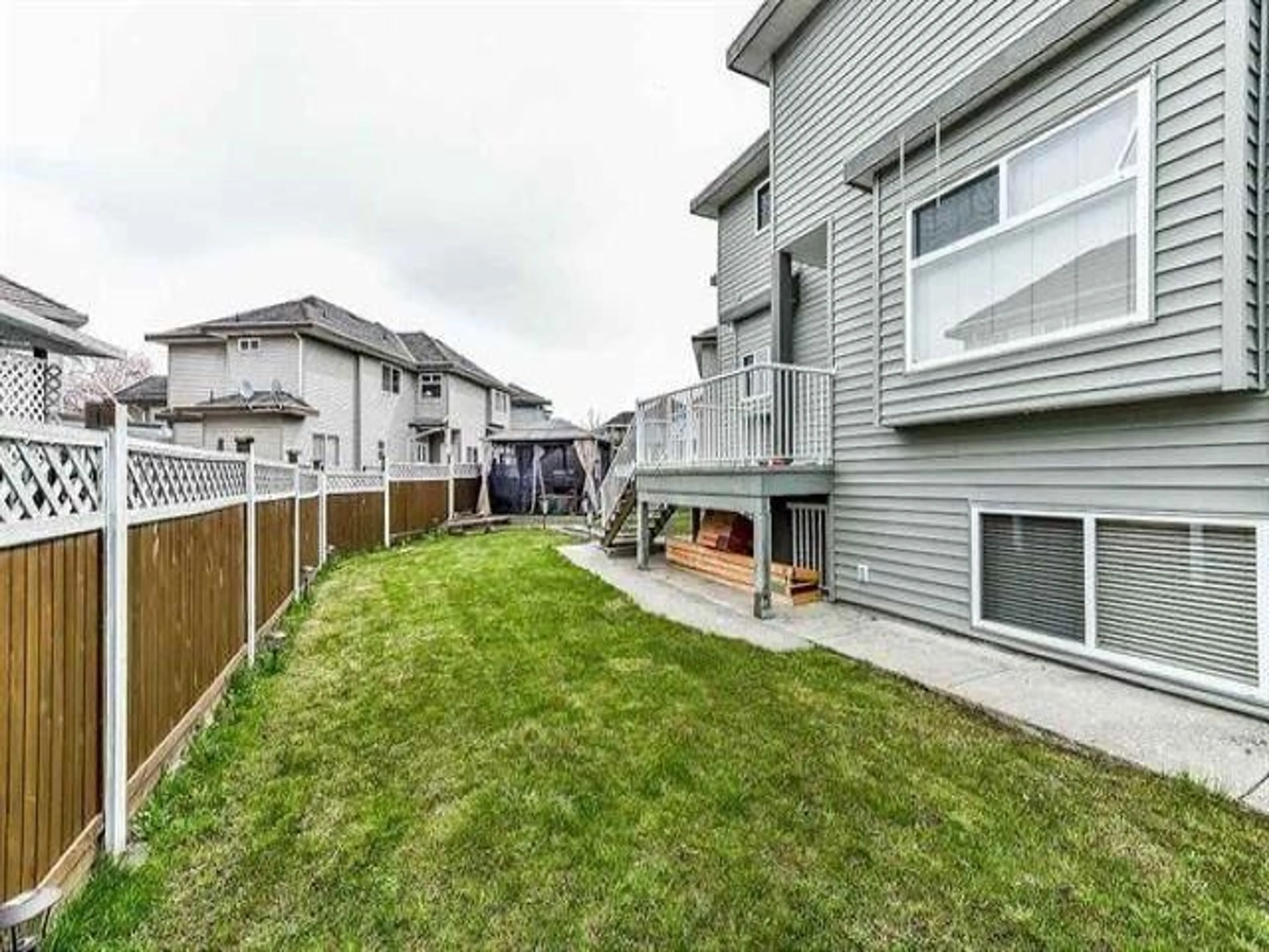 Patio, mountain view for 14681 78, Surrey British Columbia V3S2T4