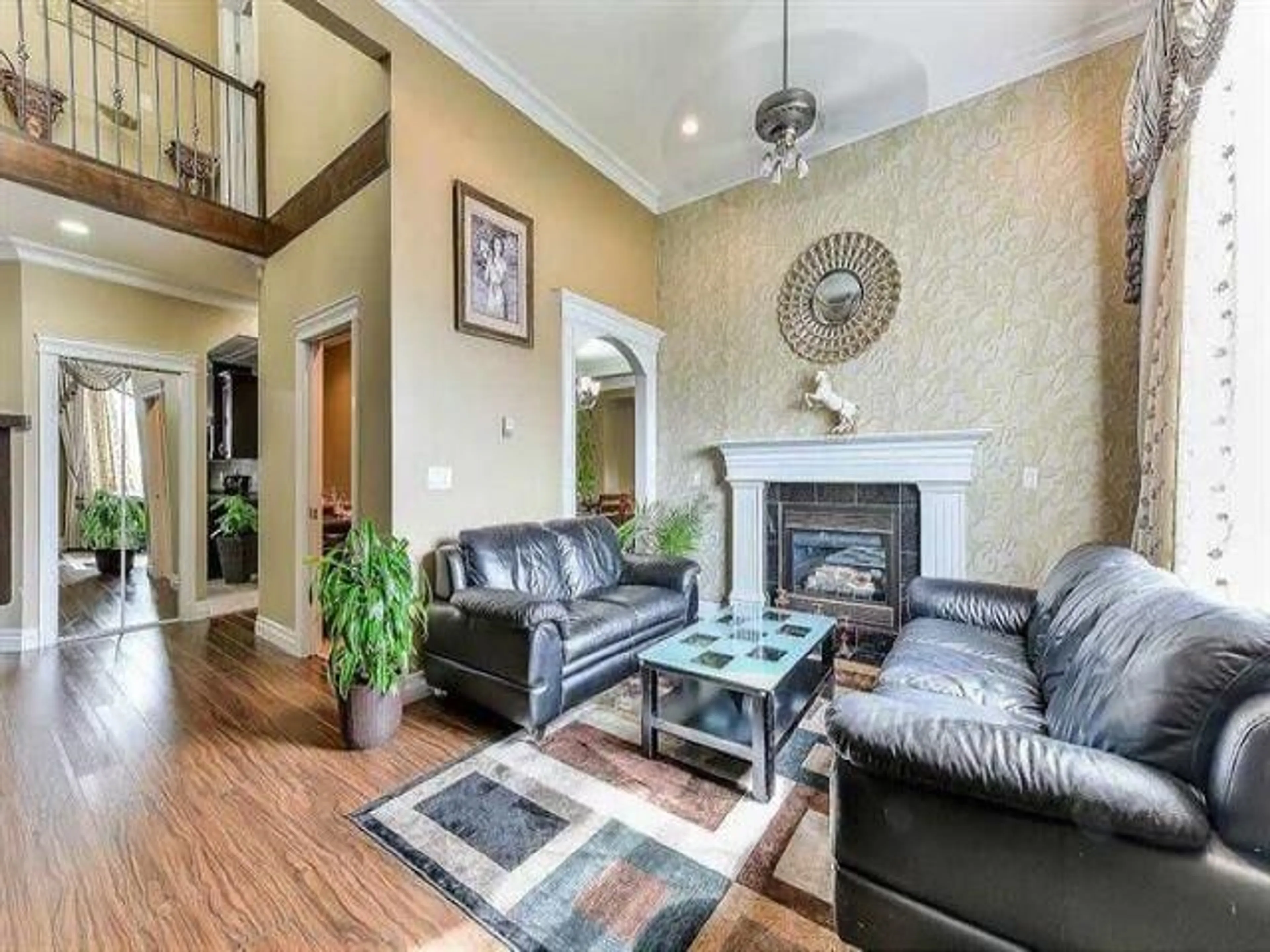 Living room with furniture, unknown for 14681 78, Surrey British Columbia V3S2T4