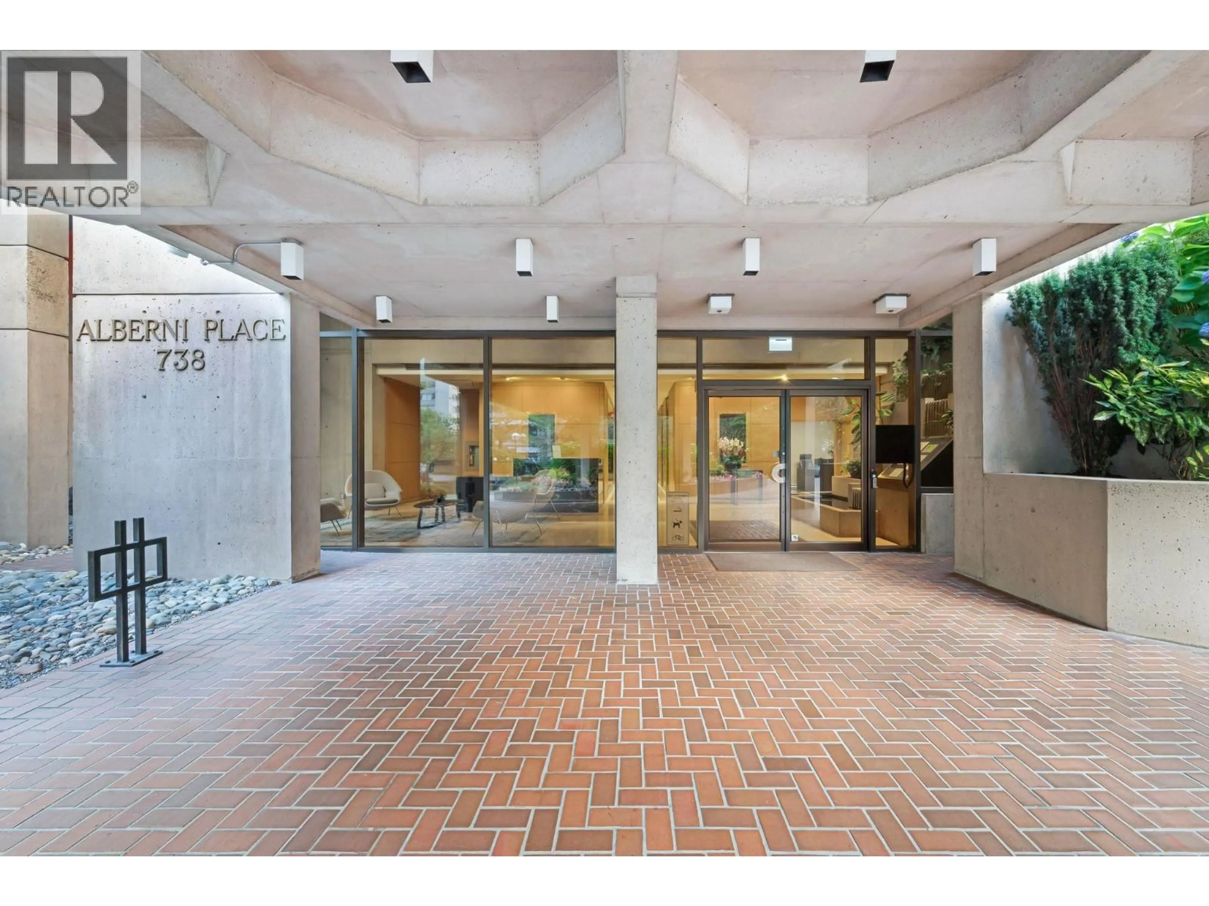 Indoor foyer for 601 - 738 BROUGHTON STREET, Vancouver British Columbia V6G3A7