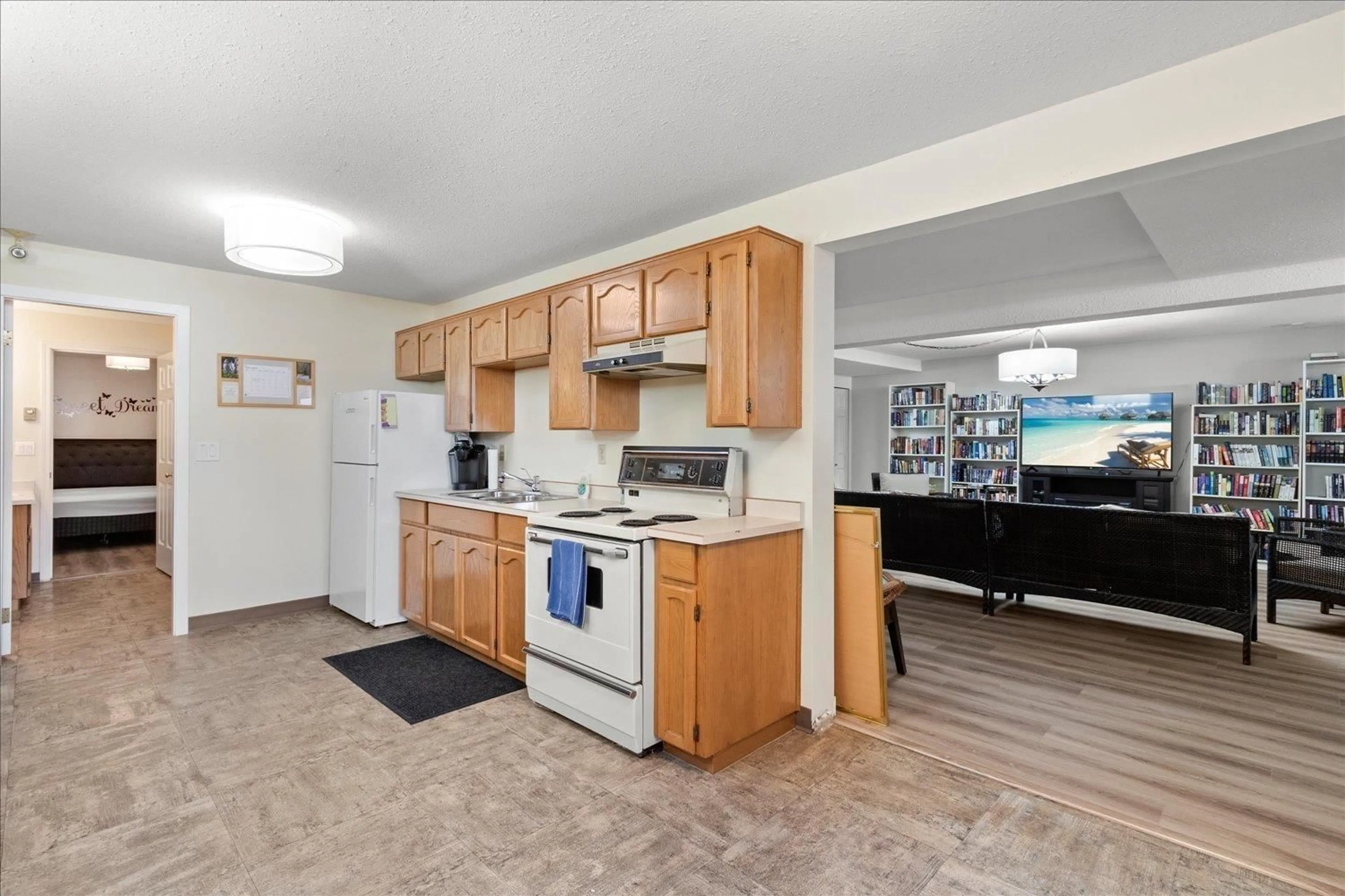 Standard kitchen, unknown for 39 - 2938 TRAFALGAR, Abbotsford British Columbia V2S4N3