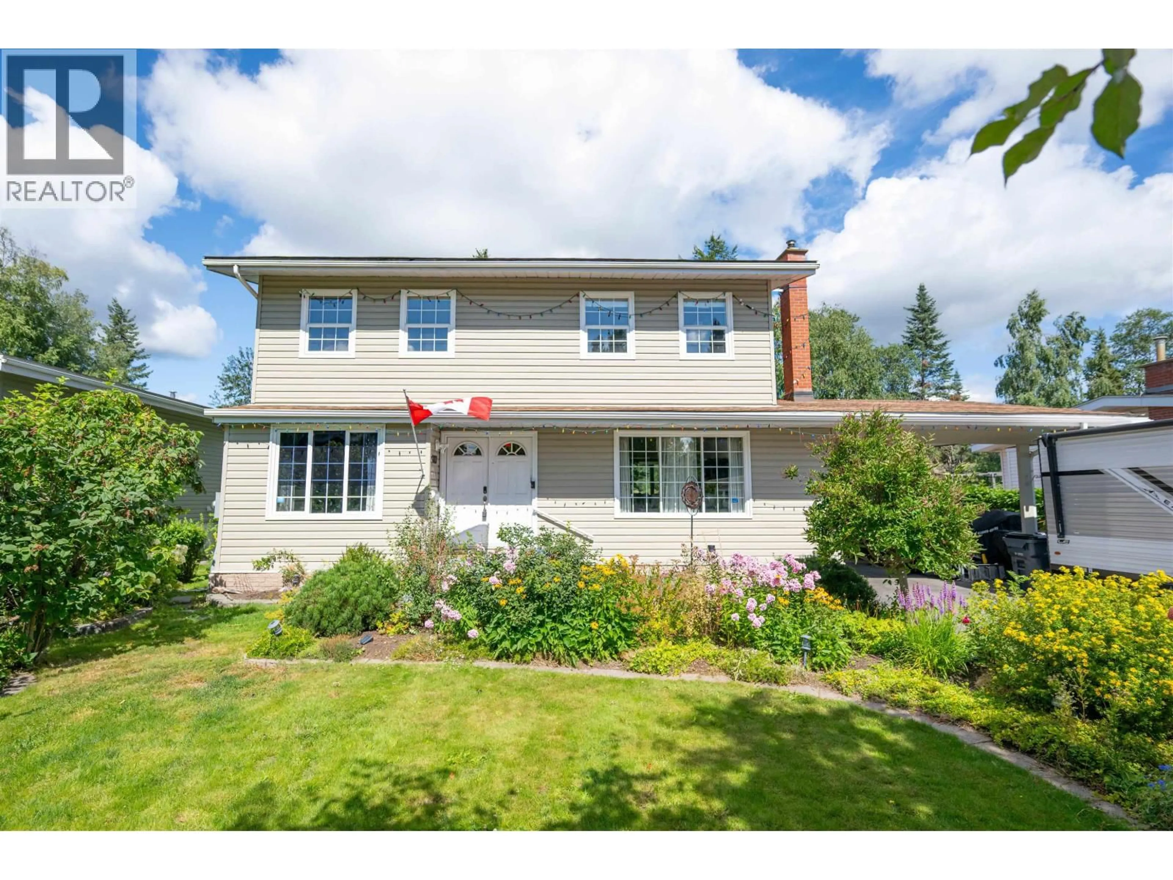A pic from outside/outdoor area/front of a property/back of a property/a pic from drone, street for 2660 HAMMOND AVENUE, Prince George British Columbia V2M1A5