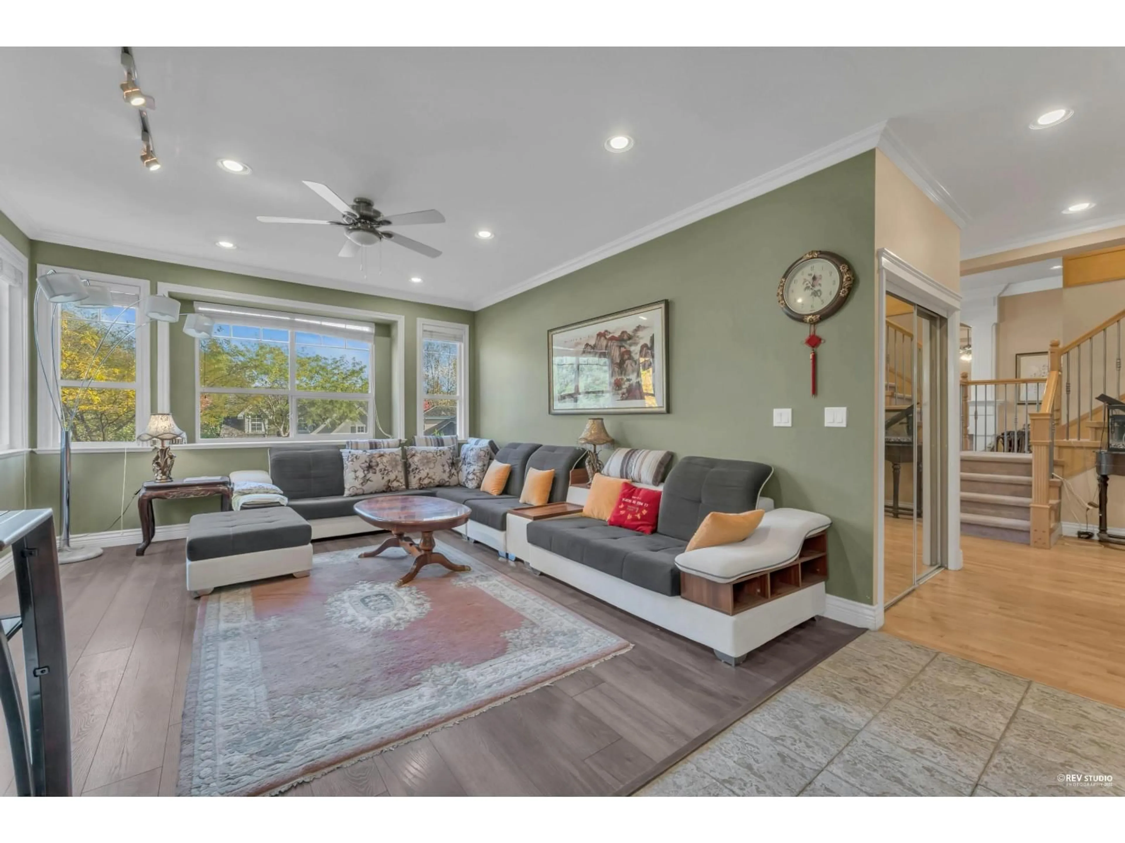 Living room with furniture, unknown for 10535 170A, Surrey British Columbia V4N5H8