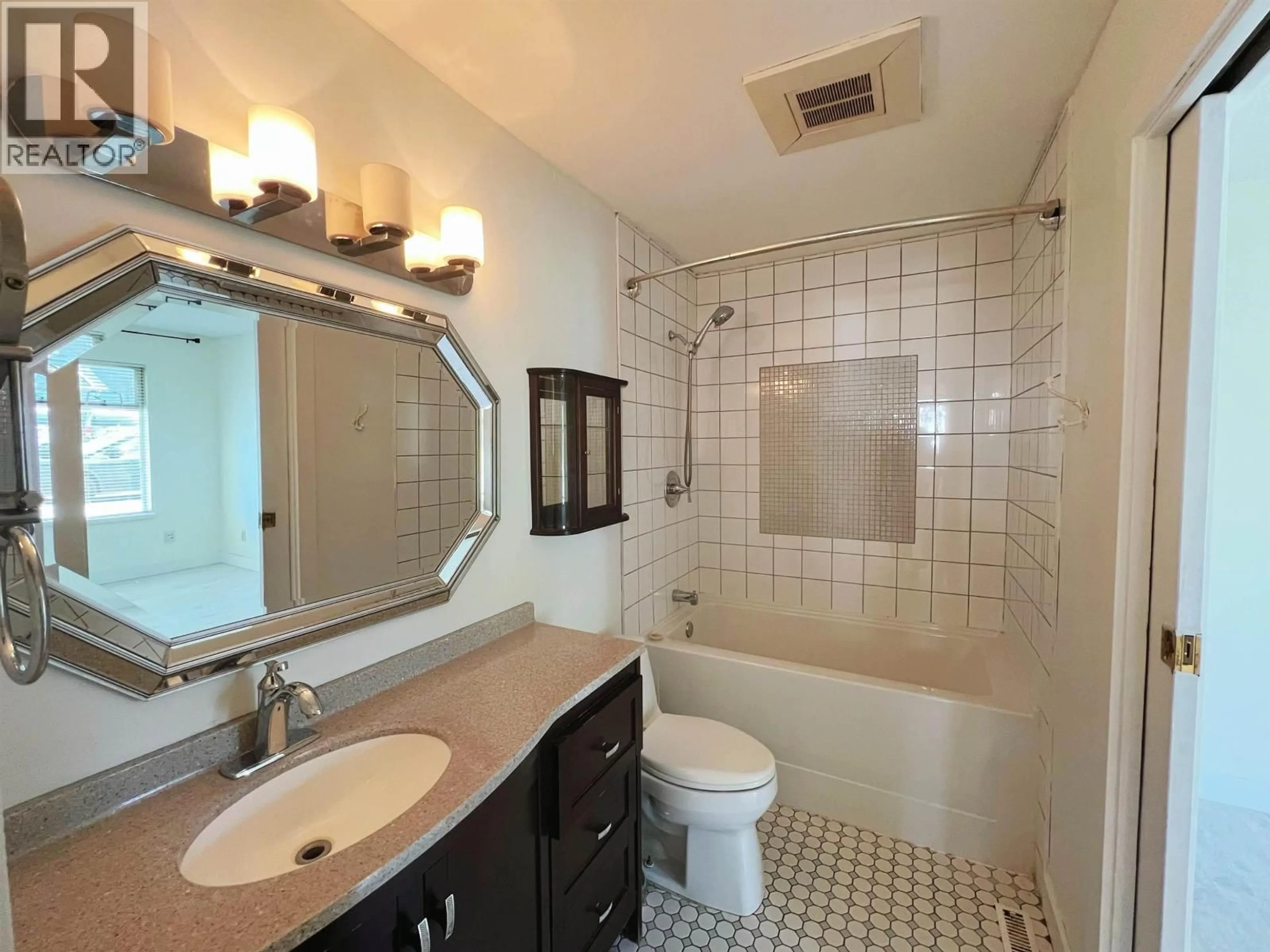 Standard bathroom, ceramic/tile floor for 22641 KENDRICK LOOP, Maple Ridge British Columbia V2X8Y9