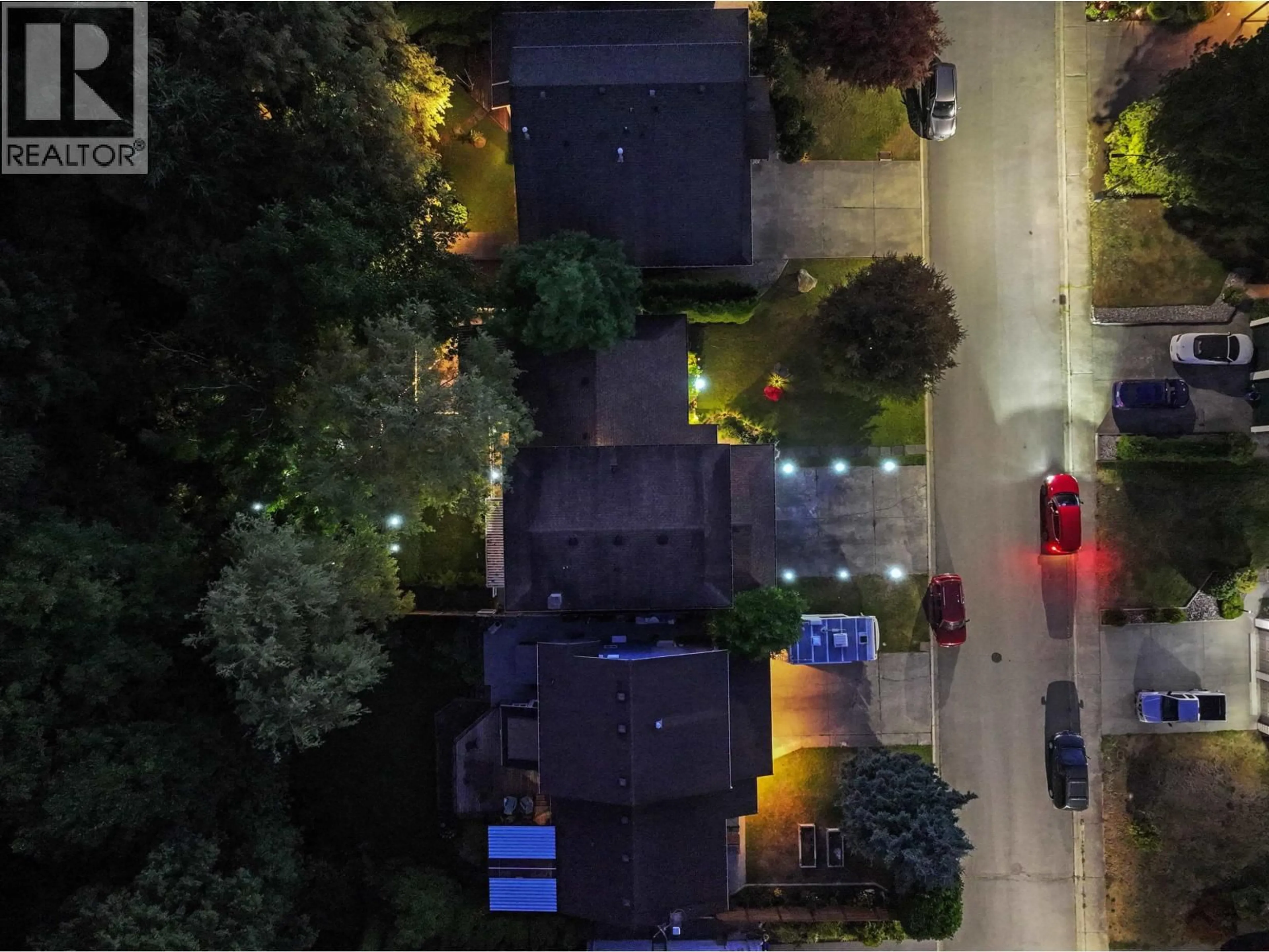 A pic from outside/outdoor area/front of a property/back of a property/a pic from drone, street for 21034 BARKER AVENUE, Maple Ridge British Columbia V2X8R6