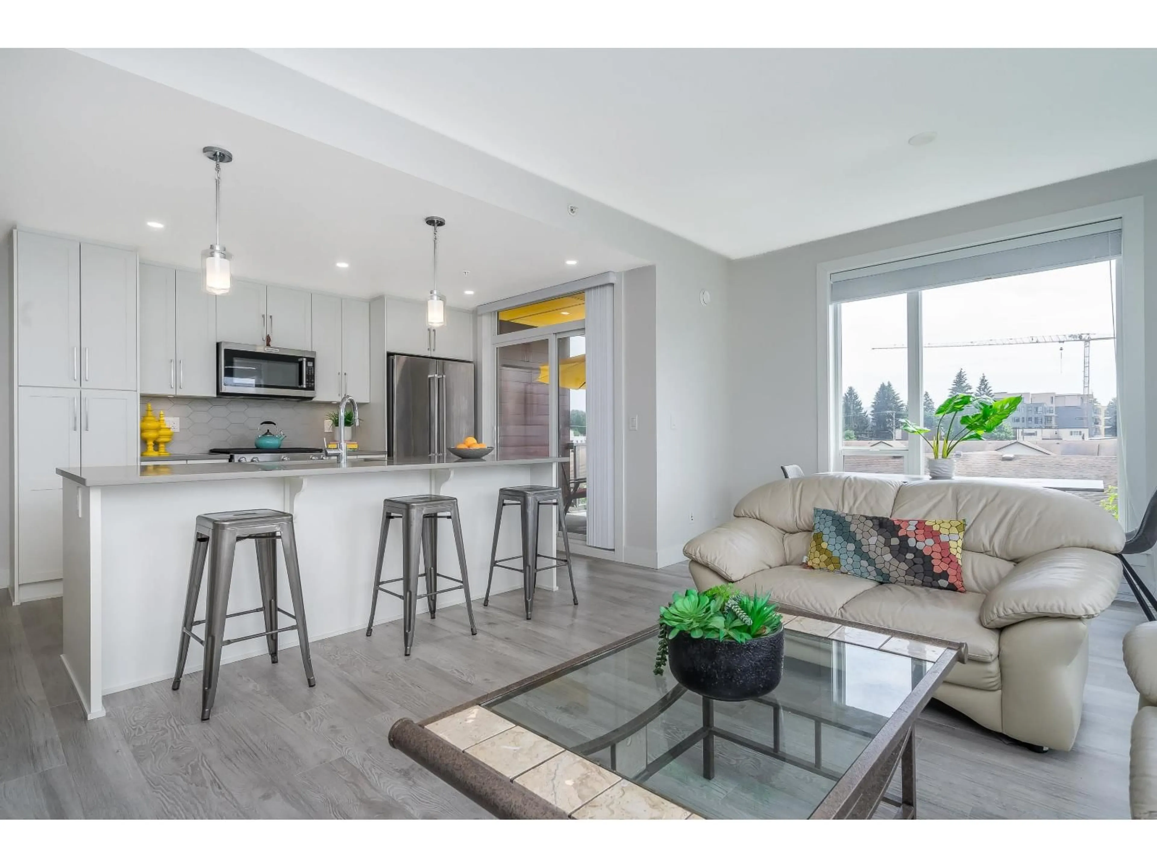 Open concept kitchen, unknown for 307 - 2555 WARE, Abbotsford British Columbia V2S0J4
