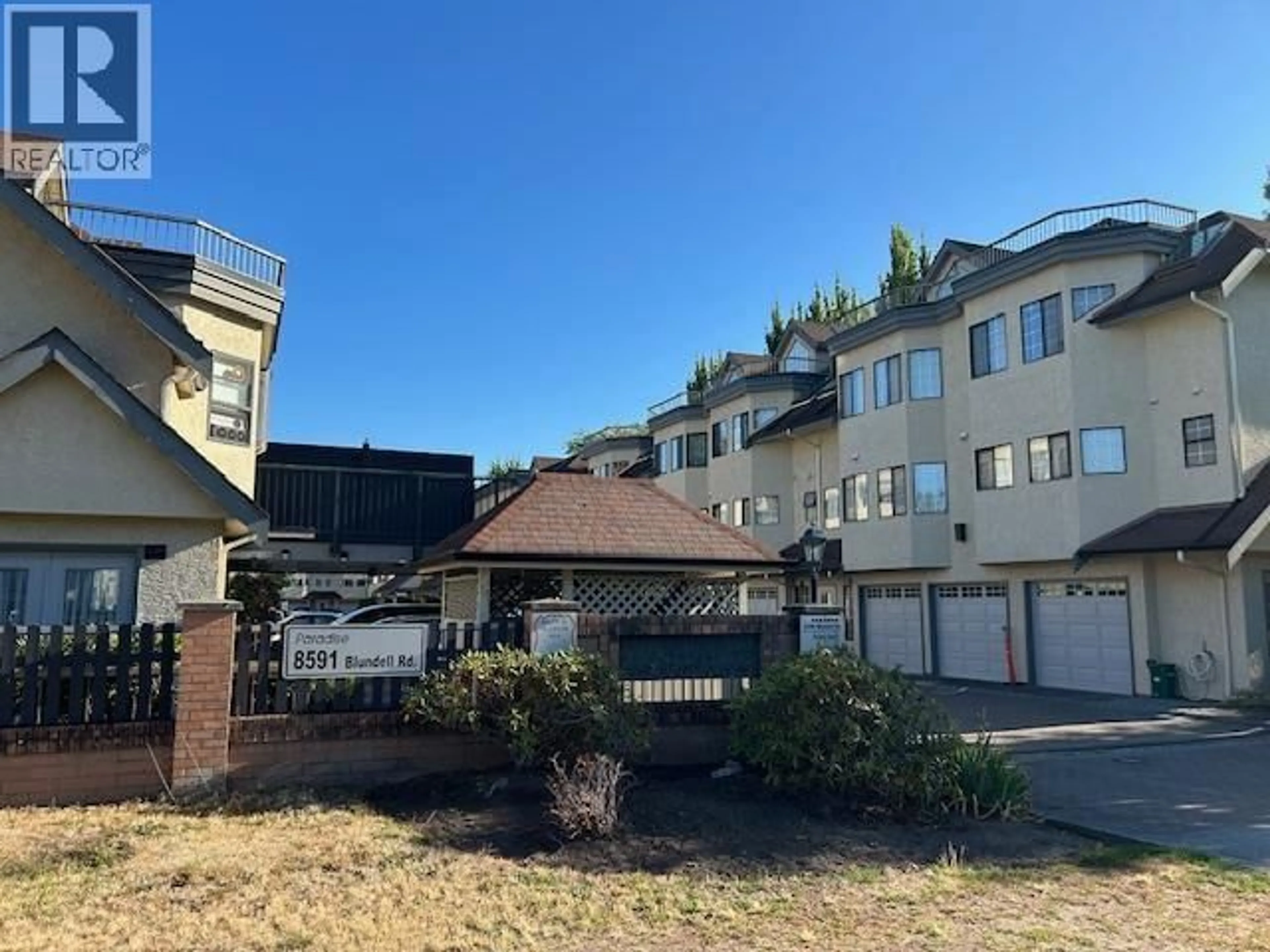 A pic from outside/outdoor area/front of a property/back of a property/a pic from drone, building for 5 - 8591 BLUNDELL ROAD, Richmond British Columbia V6Y1K2