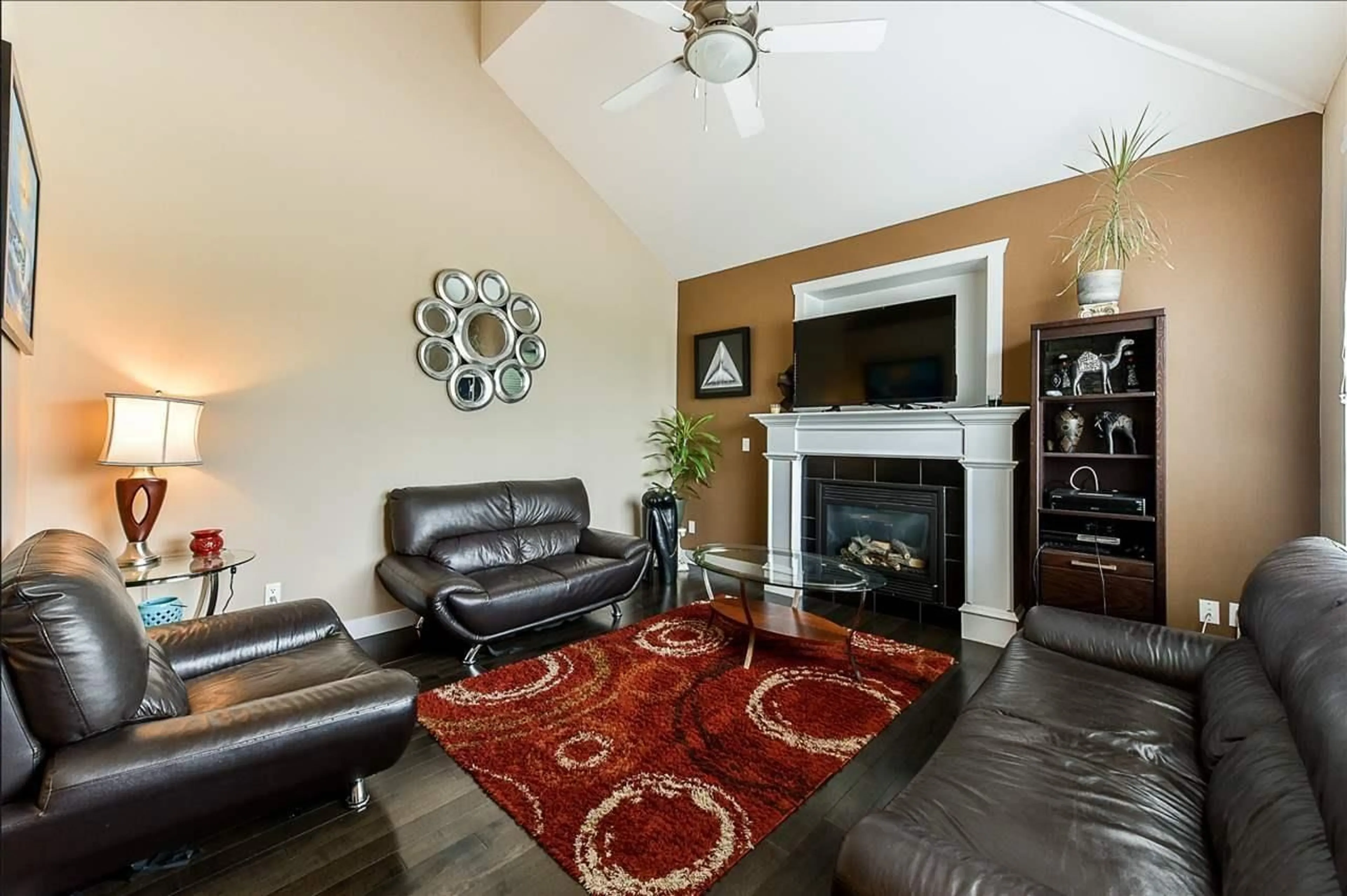 Living room with furniture, unknown for 9 - 6116 128, Surrey British Columbia V3X1T1