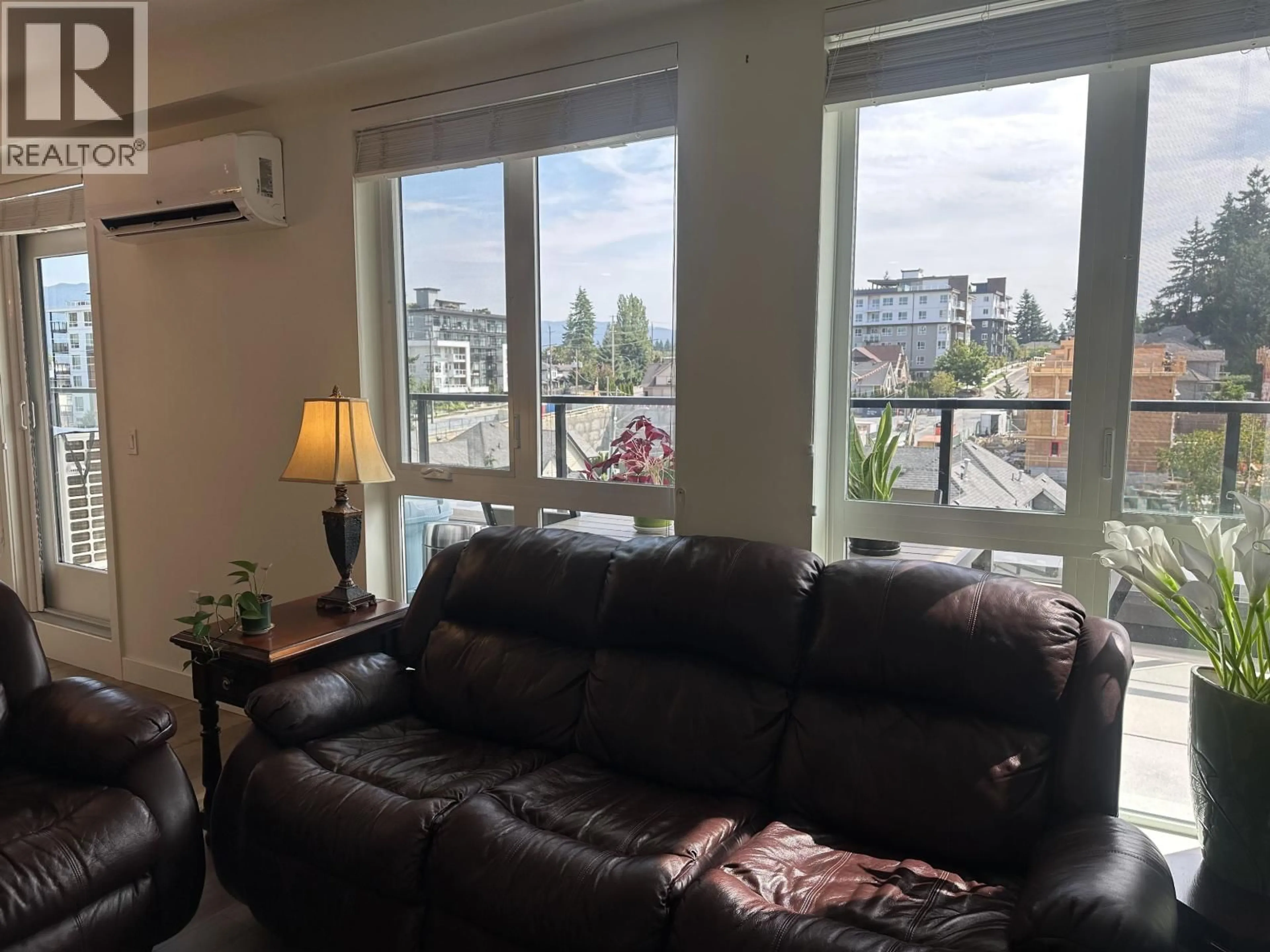 Living room with furniture, unknown for 515 - 750 DOGWOOD STREET, Coquitlam British Columbia V3J0K7