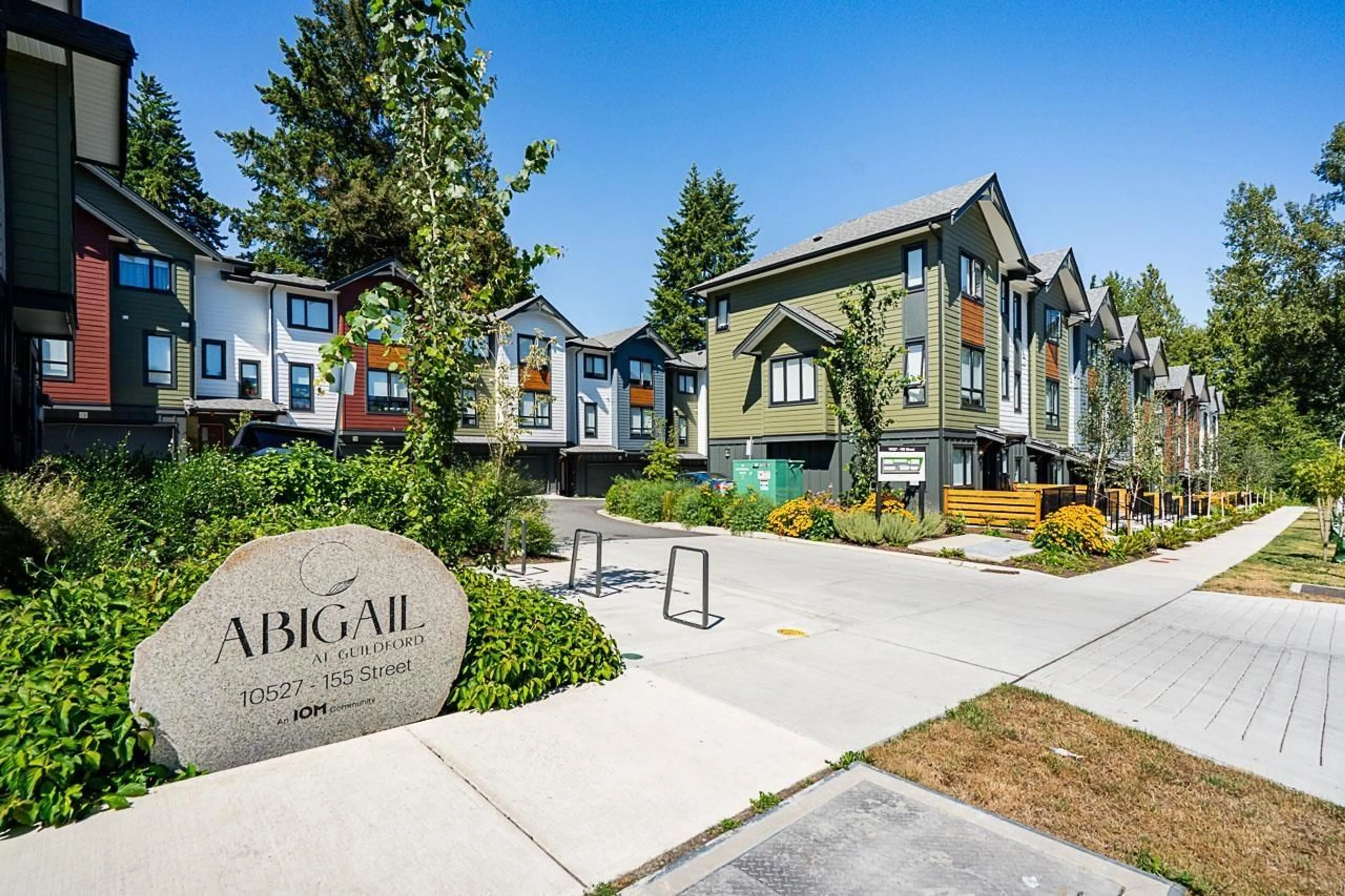 Home with vinyl exterior material, street for 7 - 10527 155, Surrey British Columbia V3R0S1