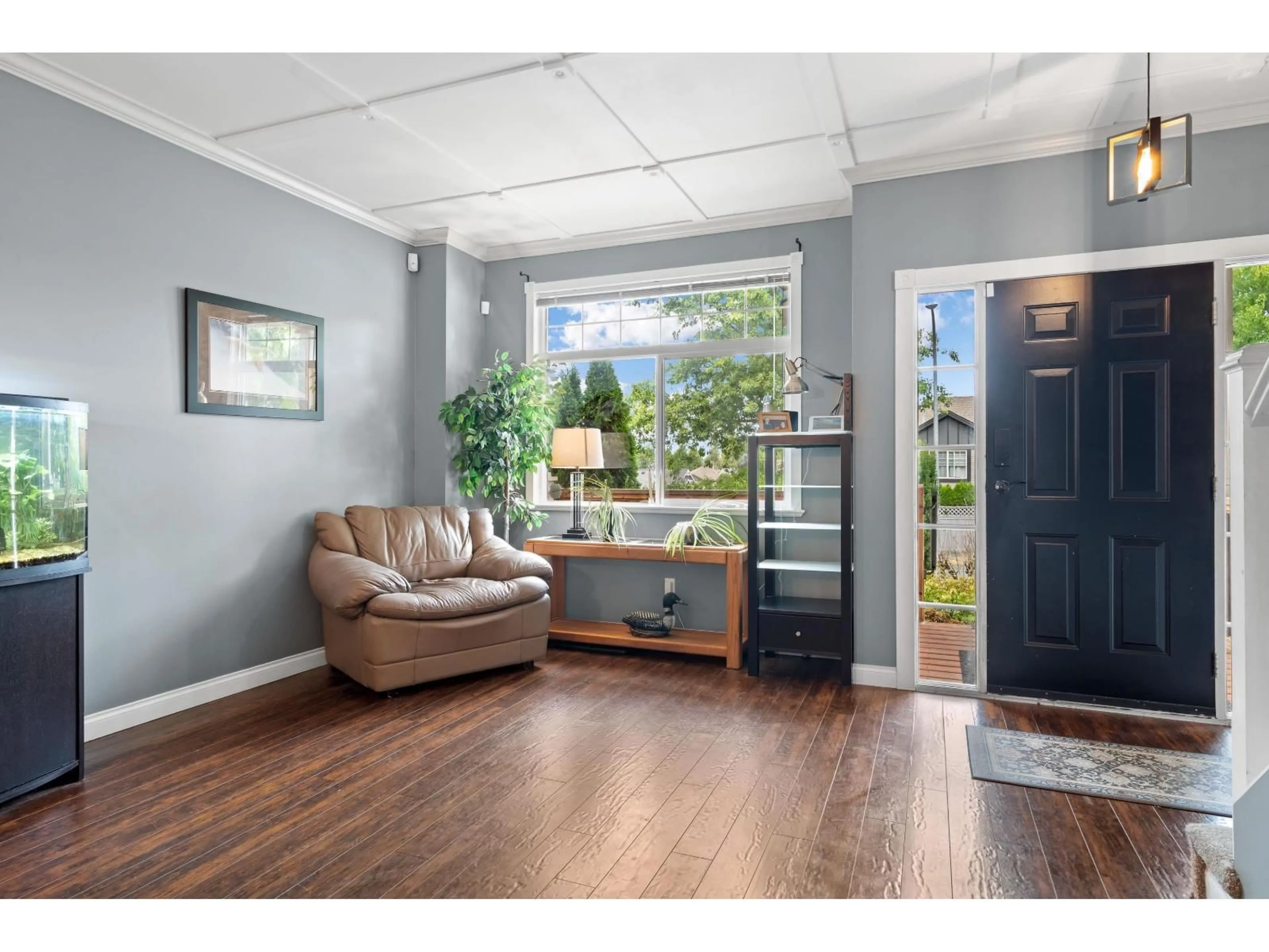 Indoor entryway for 35272 FIRDALE, Abbotsford British Columbia V3G3A5