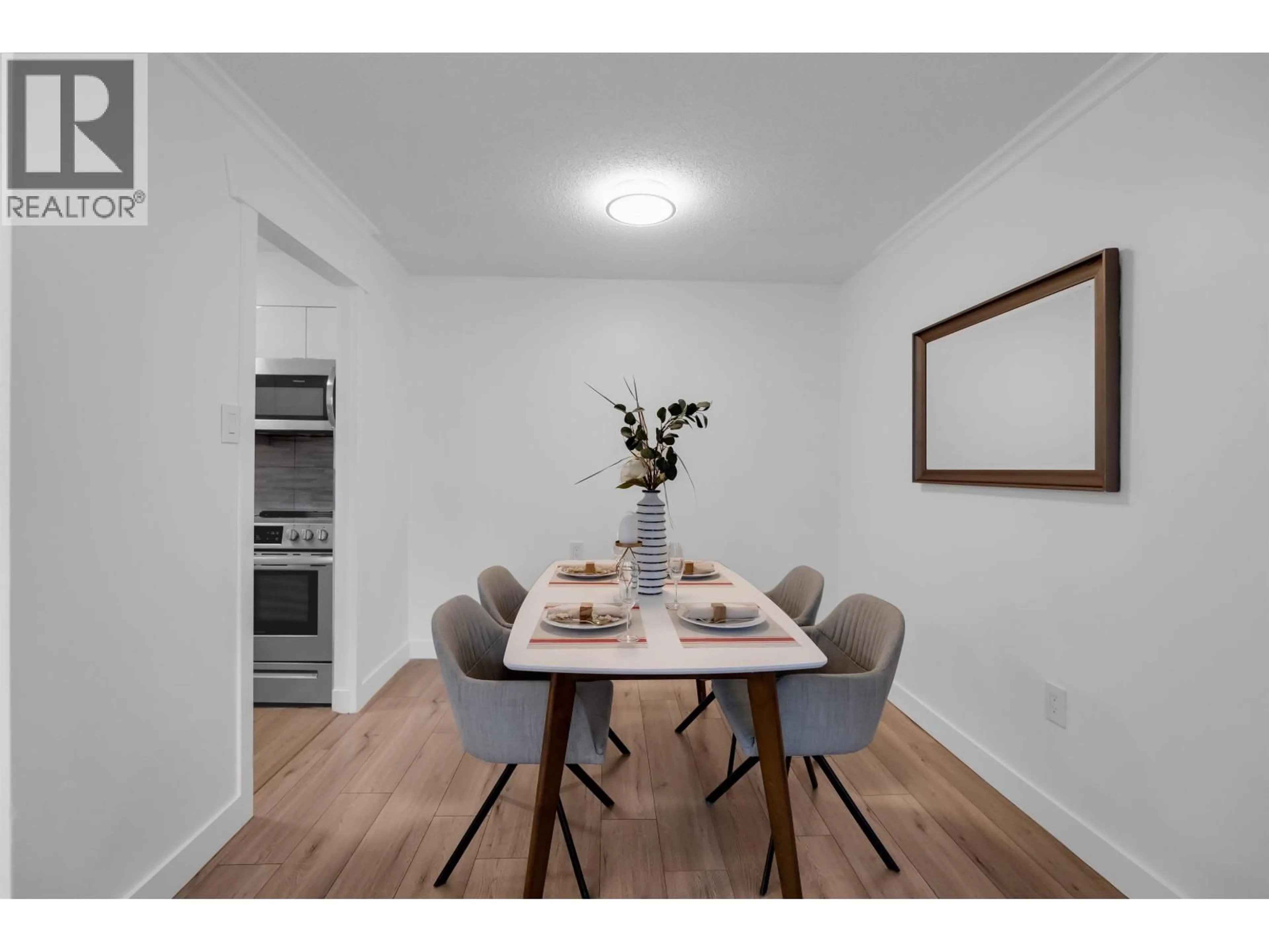 Dining room, wood/laminate floor for 807 - 2004 FULLERTON AVENUE, North Vancouver British Columbia V7P3G8