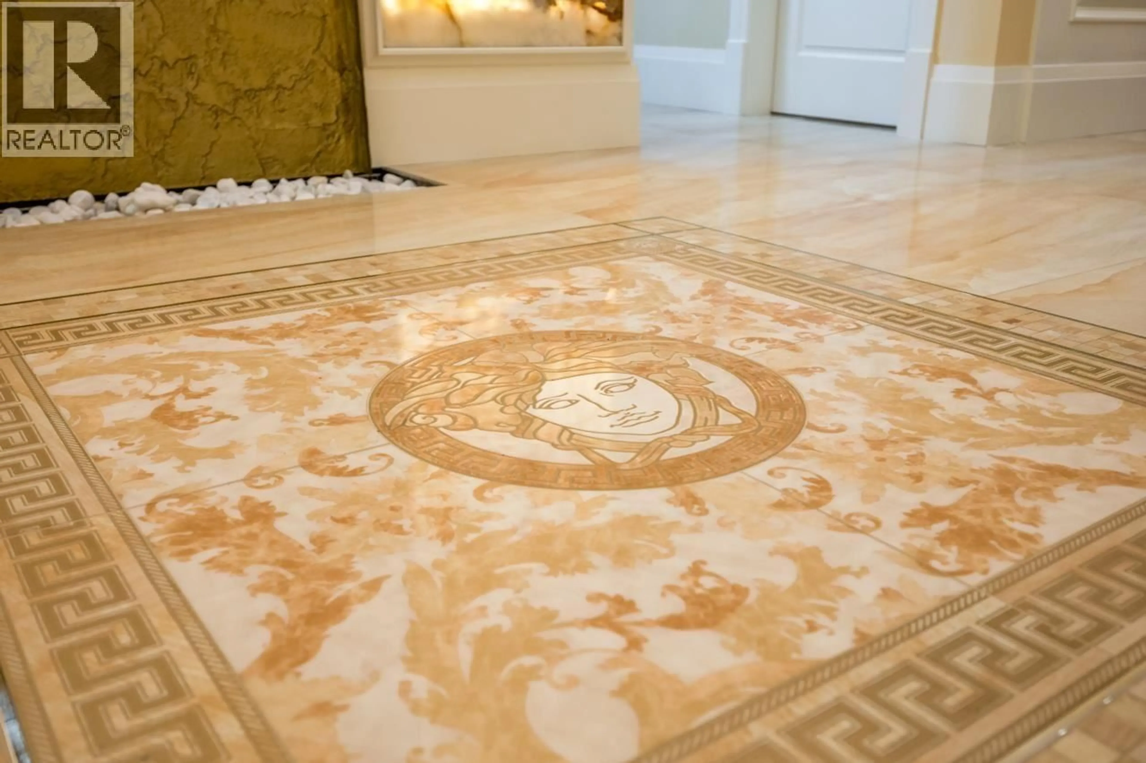 Indoor foyer for 7431 SUNNYMEDE CRESCENT, Richmond British Columbia V6Y1H3