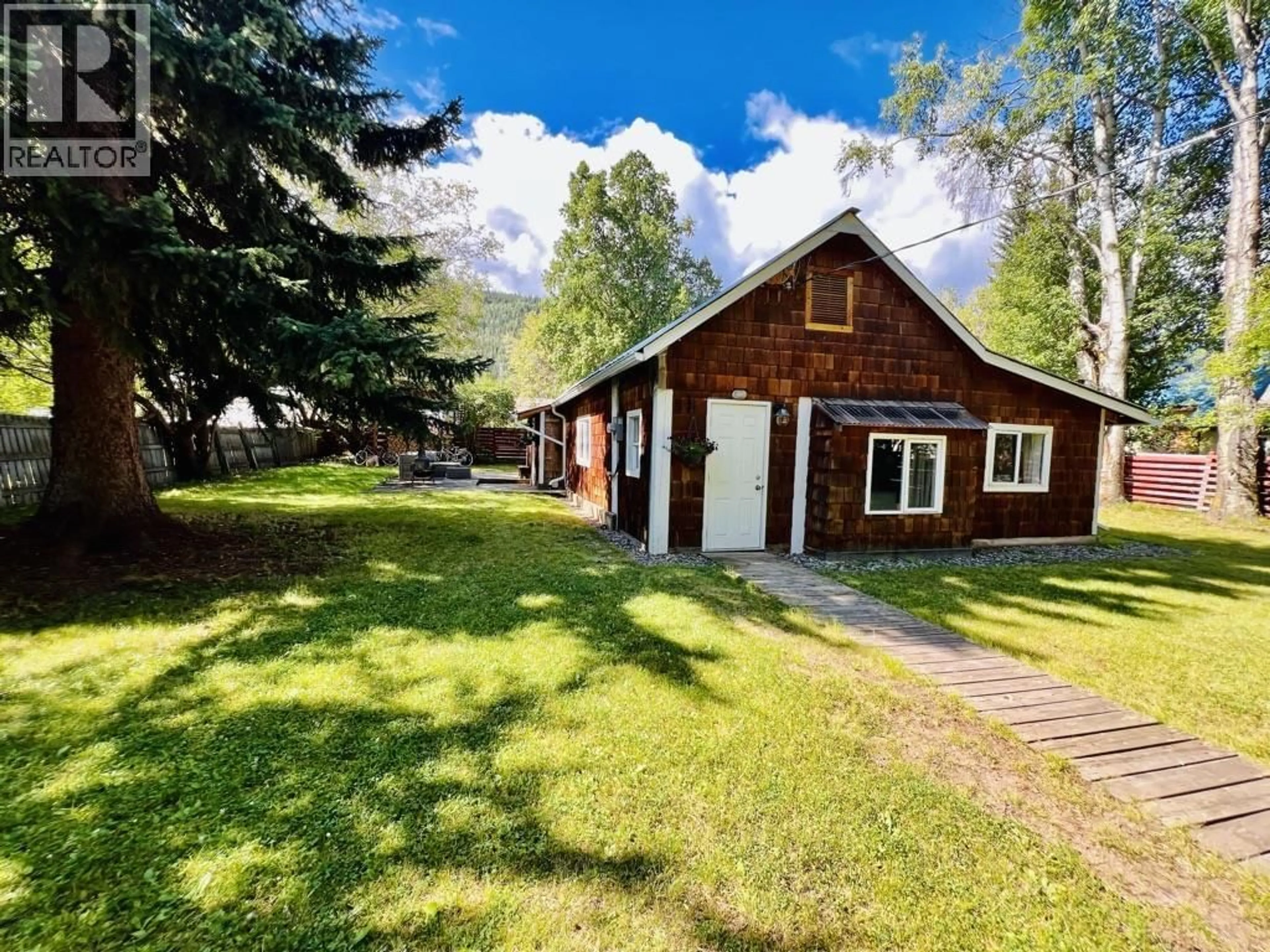 A pic from outside/outdoor area/front of a property/back of a property/a pic from drone, unknown for 3931 ALFRED AVENUE, Smithers British Columbia V0J2N0