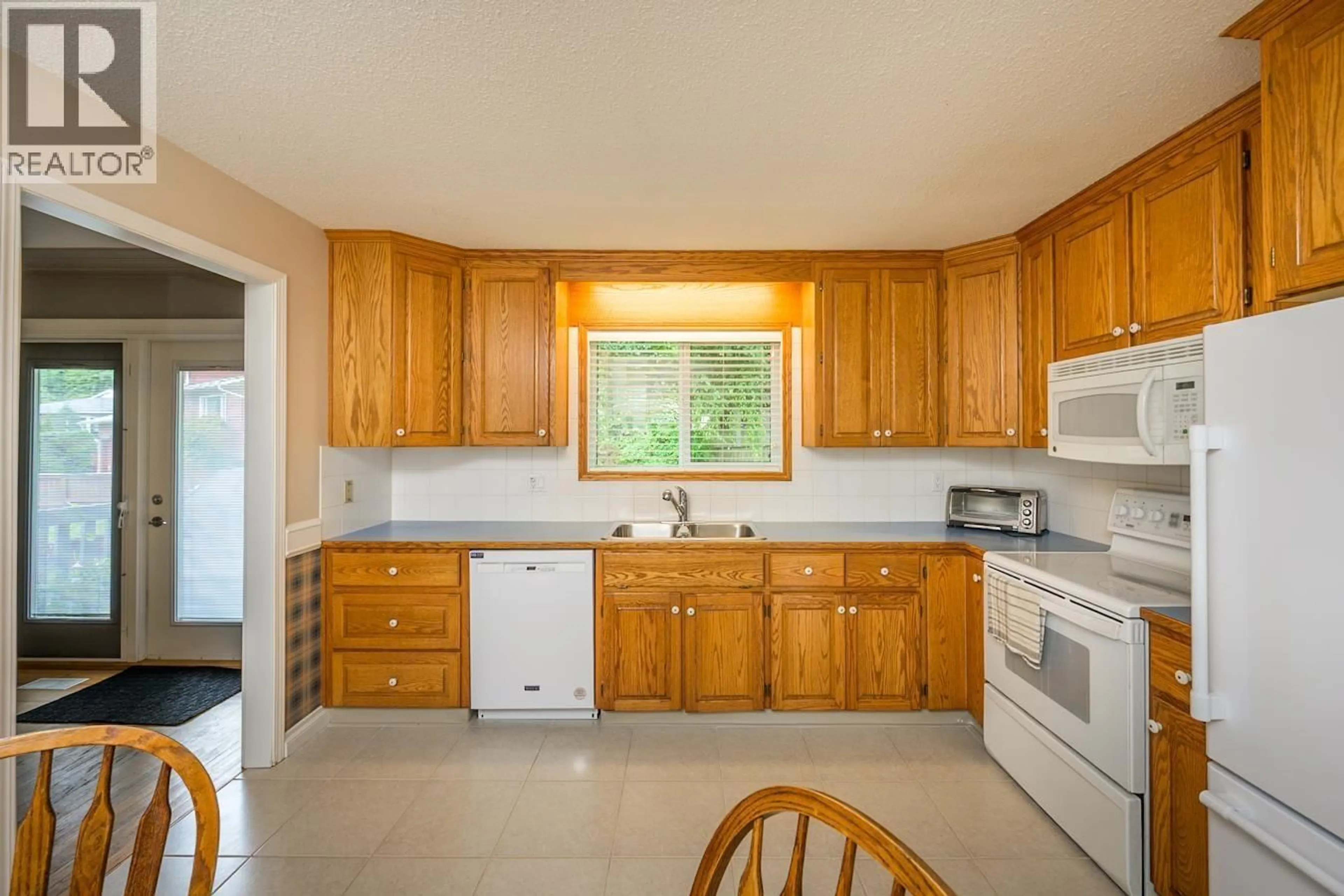 Standard kitchen, ceramic/tile floor for 1269 ELKHORN CRESCENT, Prince George British Columbia V2M6L7